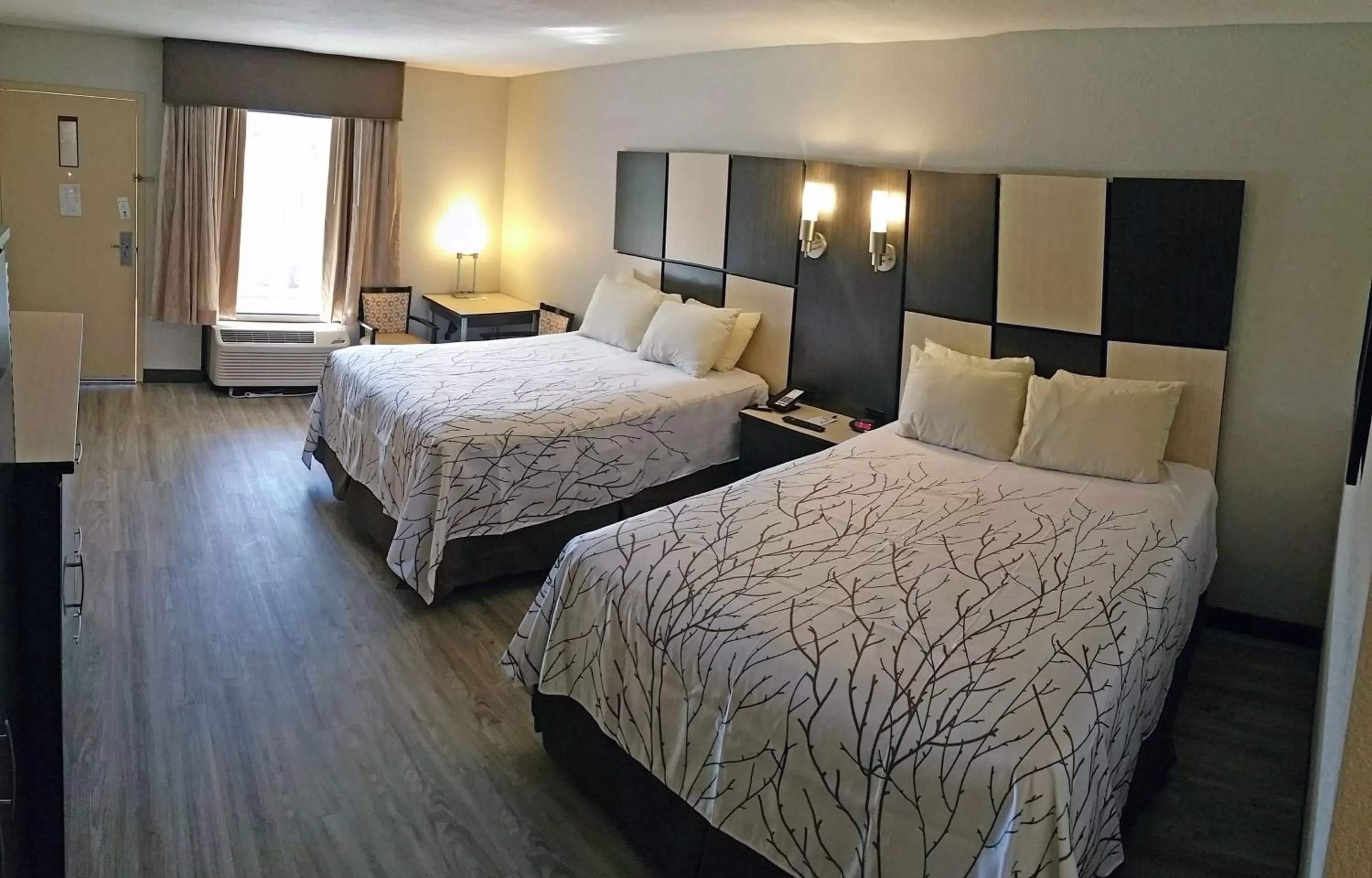 Queen Room with Two Queen Beds - single occupancy - Non-Smoking in Best Western Cades Cove Inn