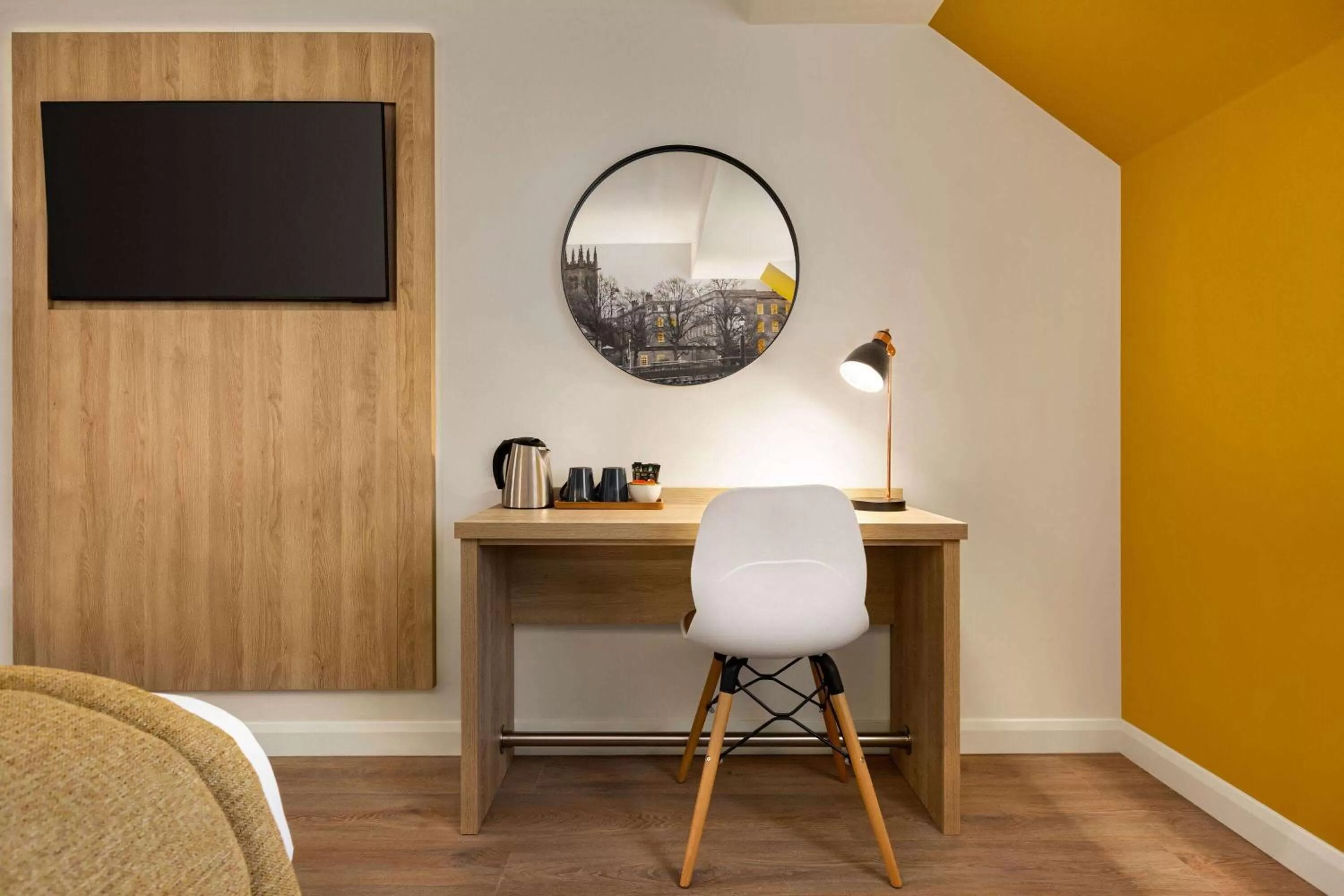 Standard King Room in Super 8 by Wyndham Chester East