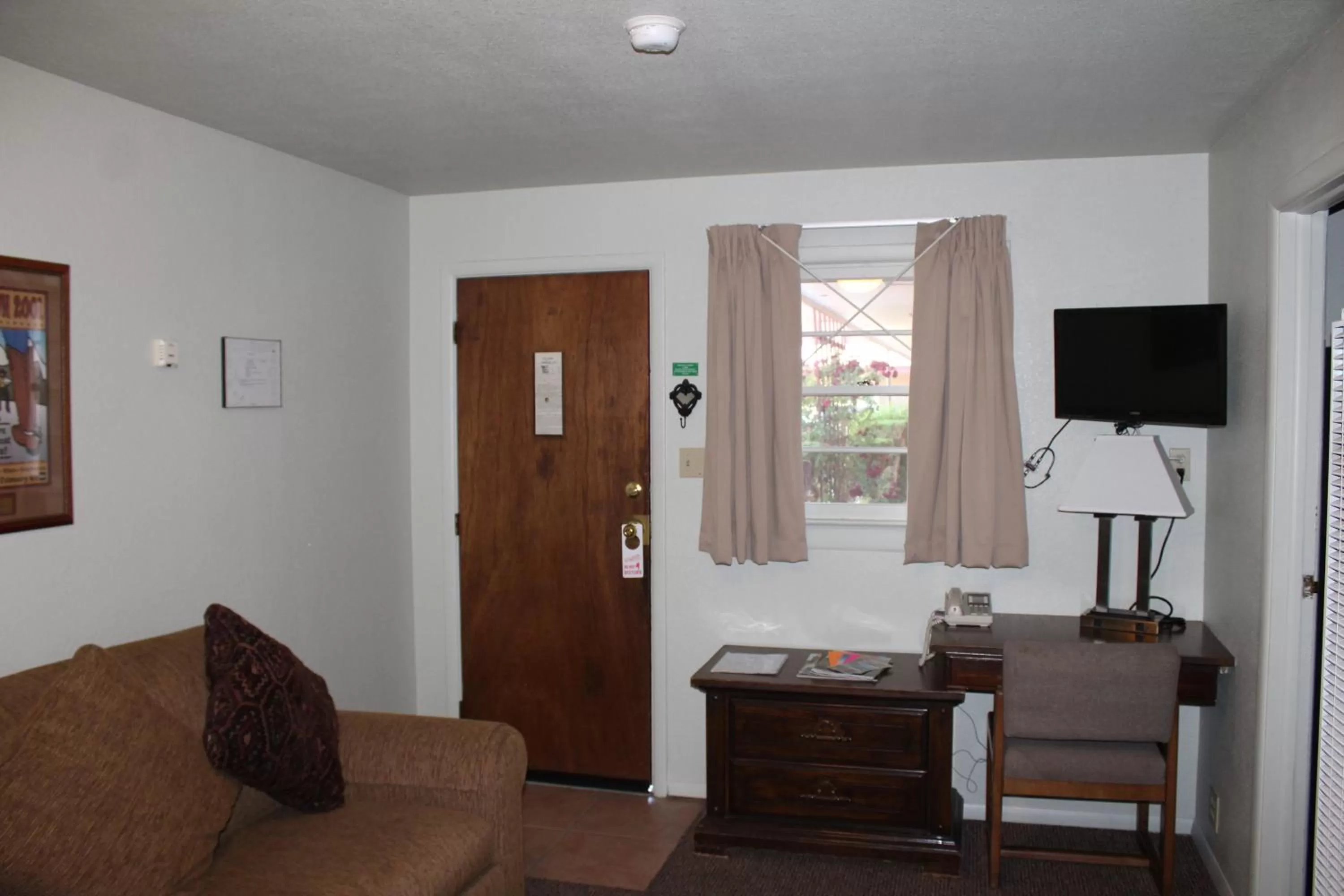 Two-Bedroom Suite in The Siesta Motel