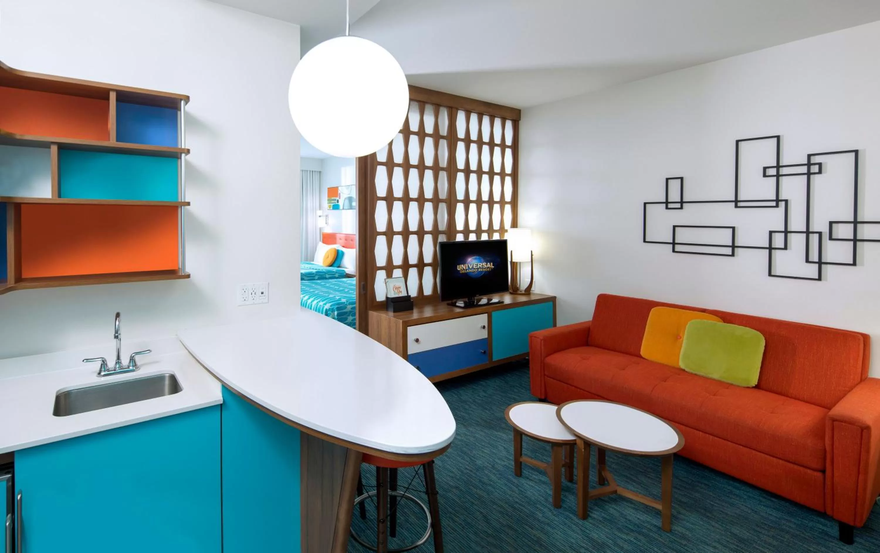 Family Suite with Partial Pool View - Interior Entry (Includes Early Park Admission) in Universal's Cabana Bay Beach Resort