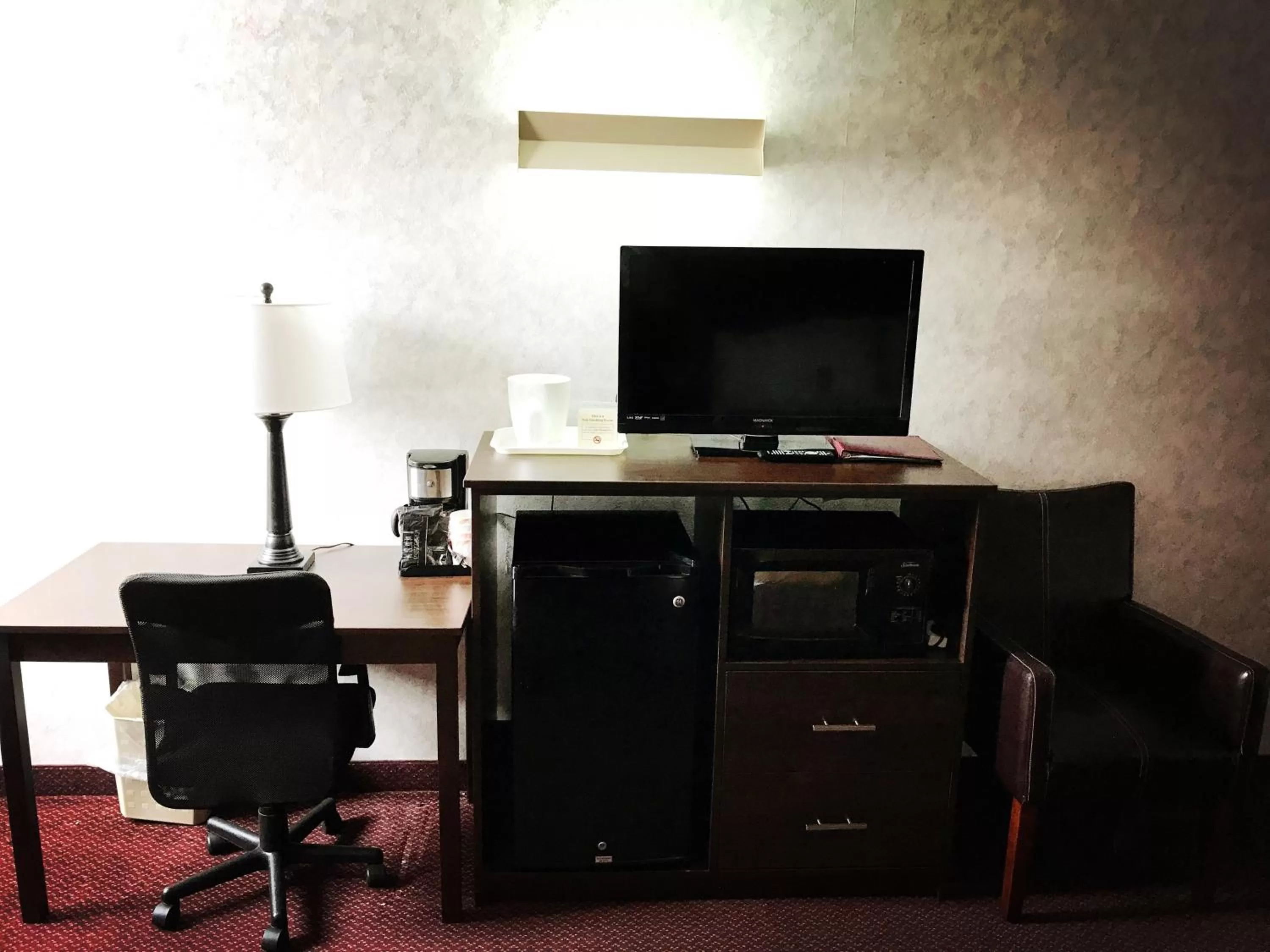 Deluxe Double Room in Adirondack Efficiencies