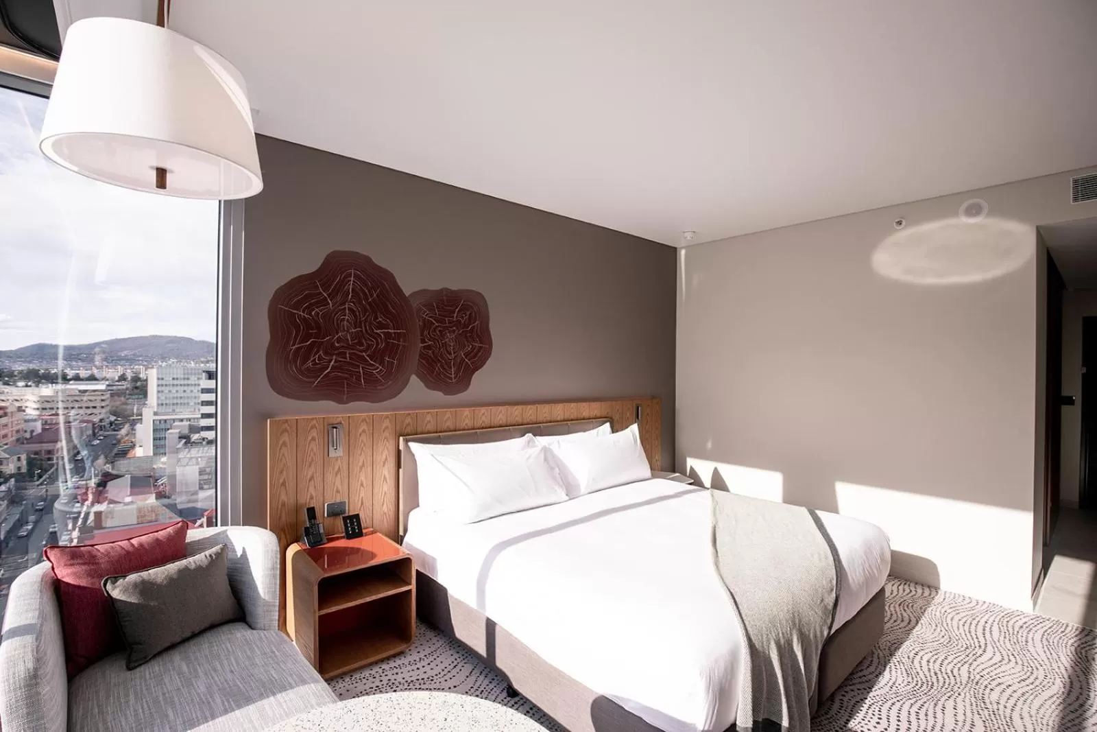 Premium Corner King Room in Crowne Plaza Hobart by IHG