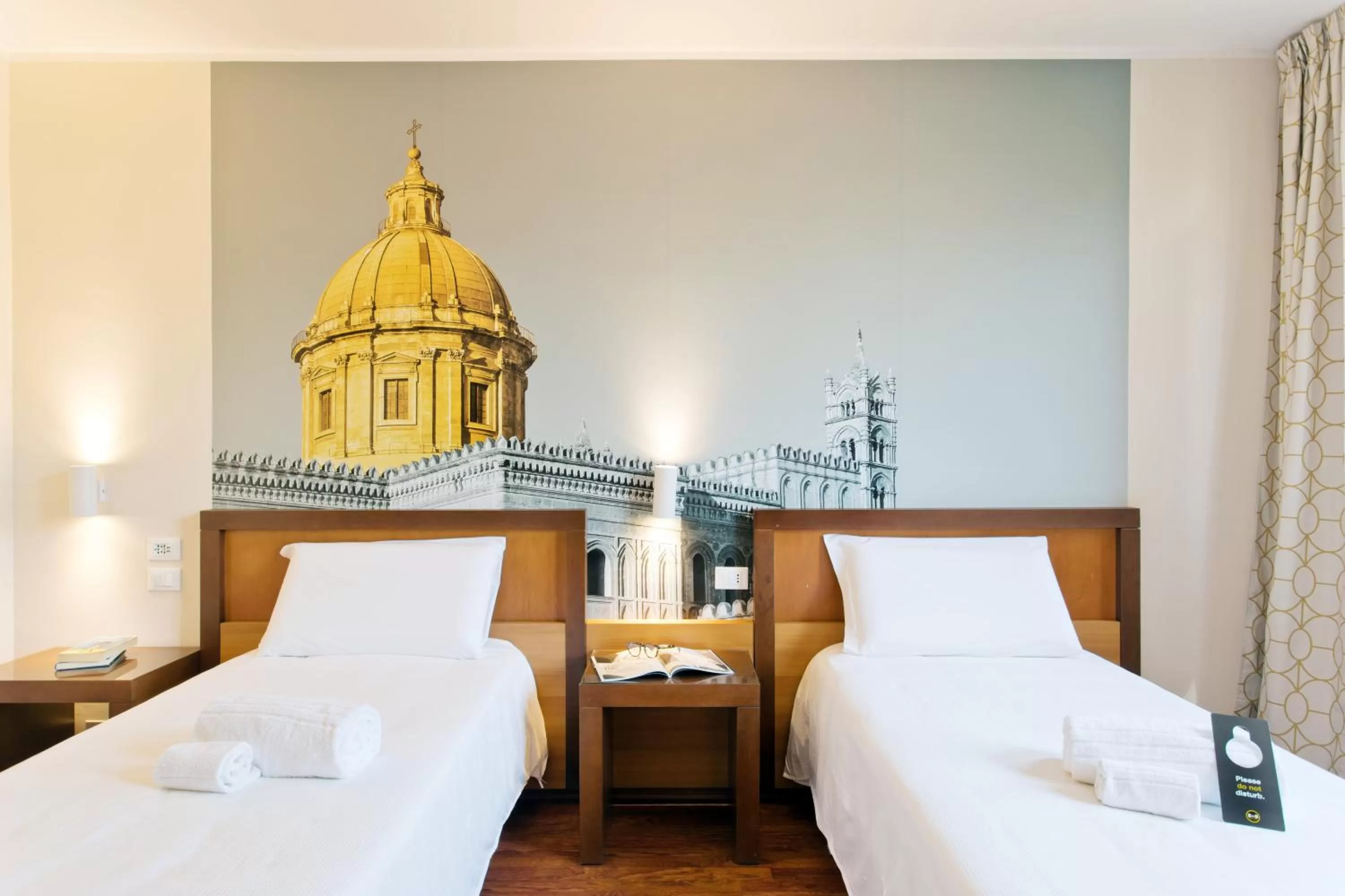 Twin Room - Disability Access in B&B Hotel Palermo Quattro Canti