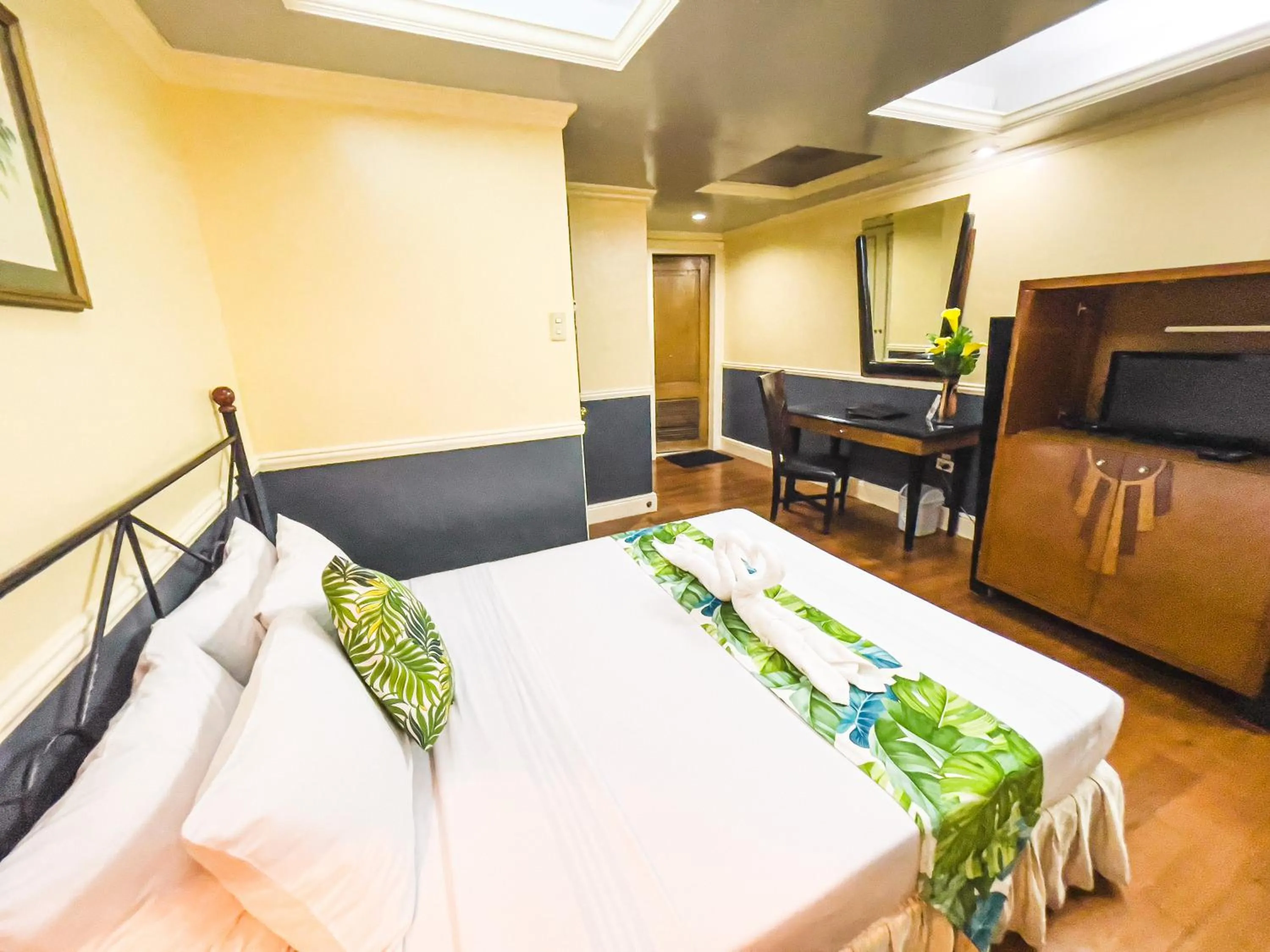 Superior Single Room in Miramar Hotel