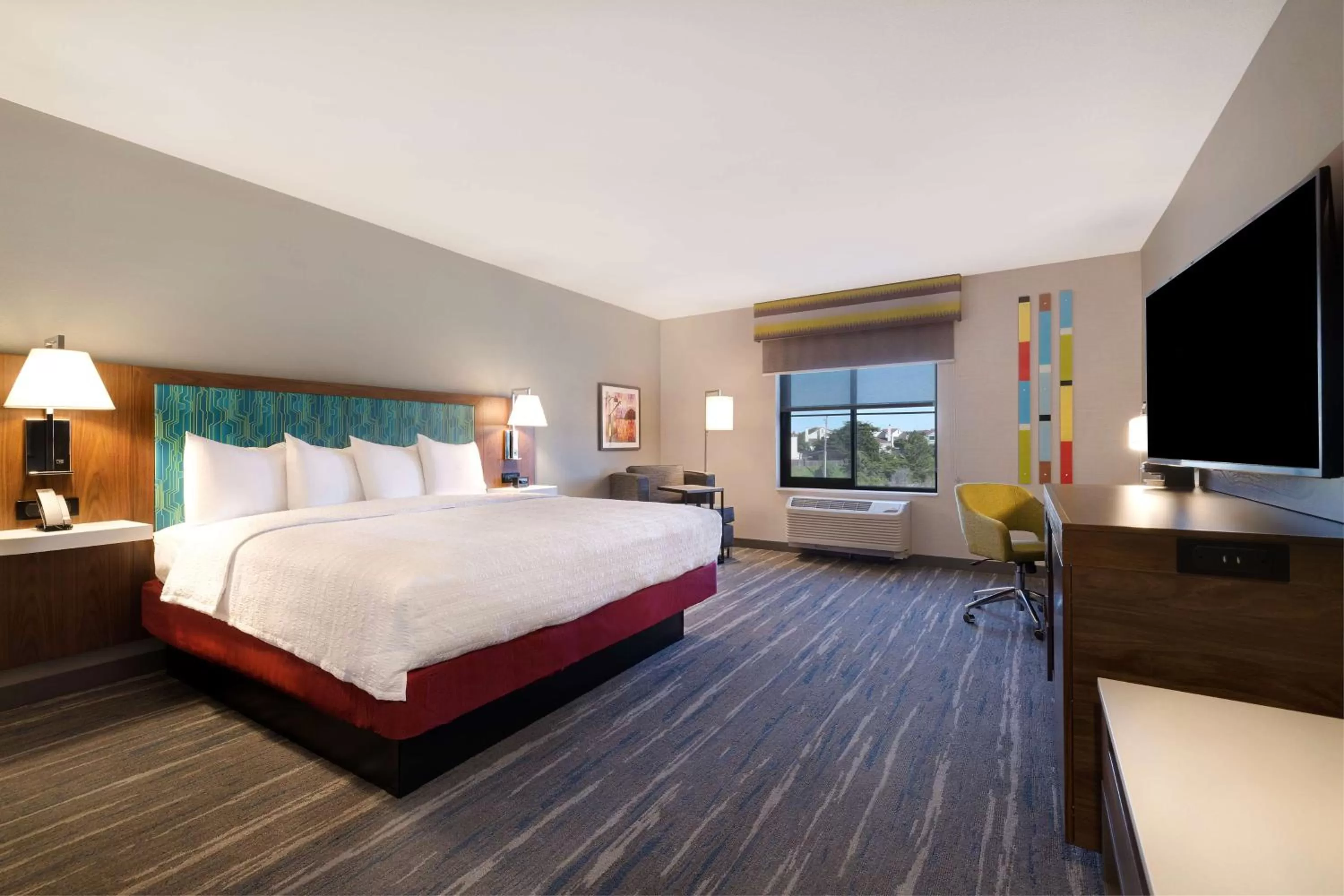 King Room with Tub - Mobility Access in Hampton Inn & Suites Marina