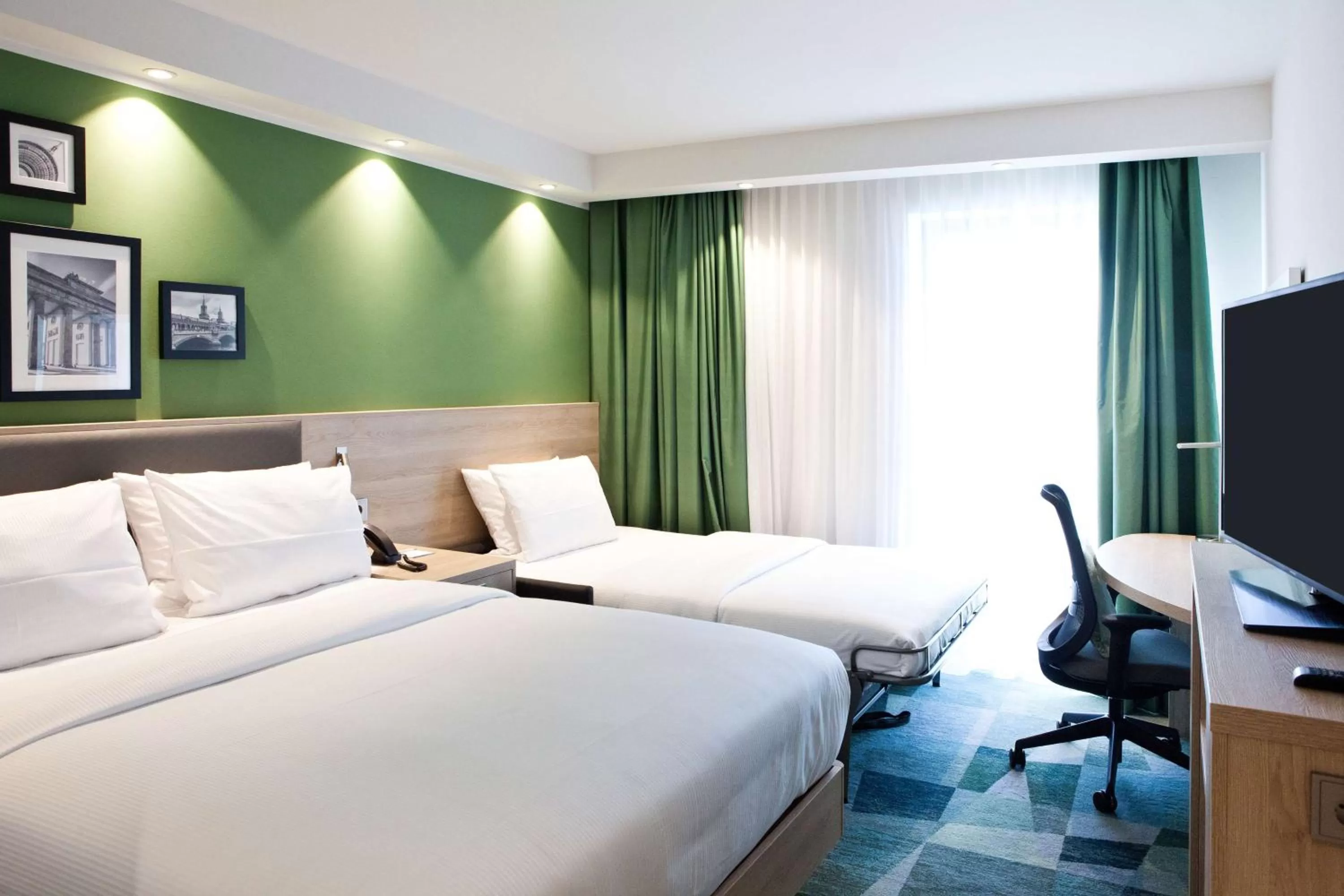 Bed in Hampton By Hilton Berlin City East Side Gallery