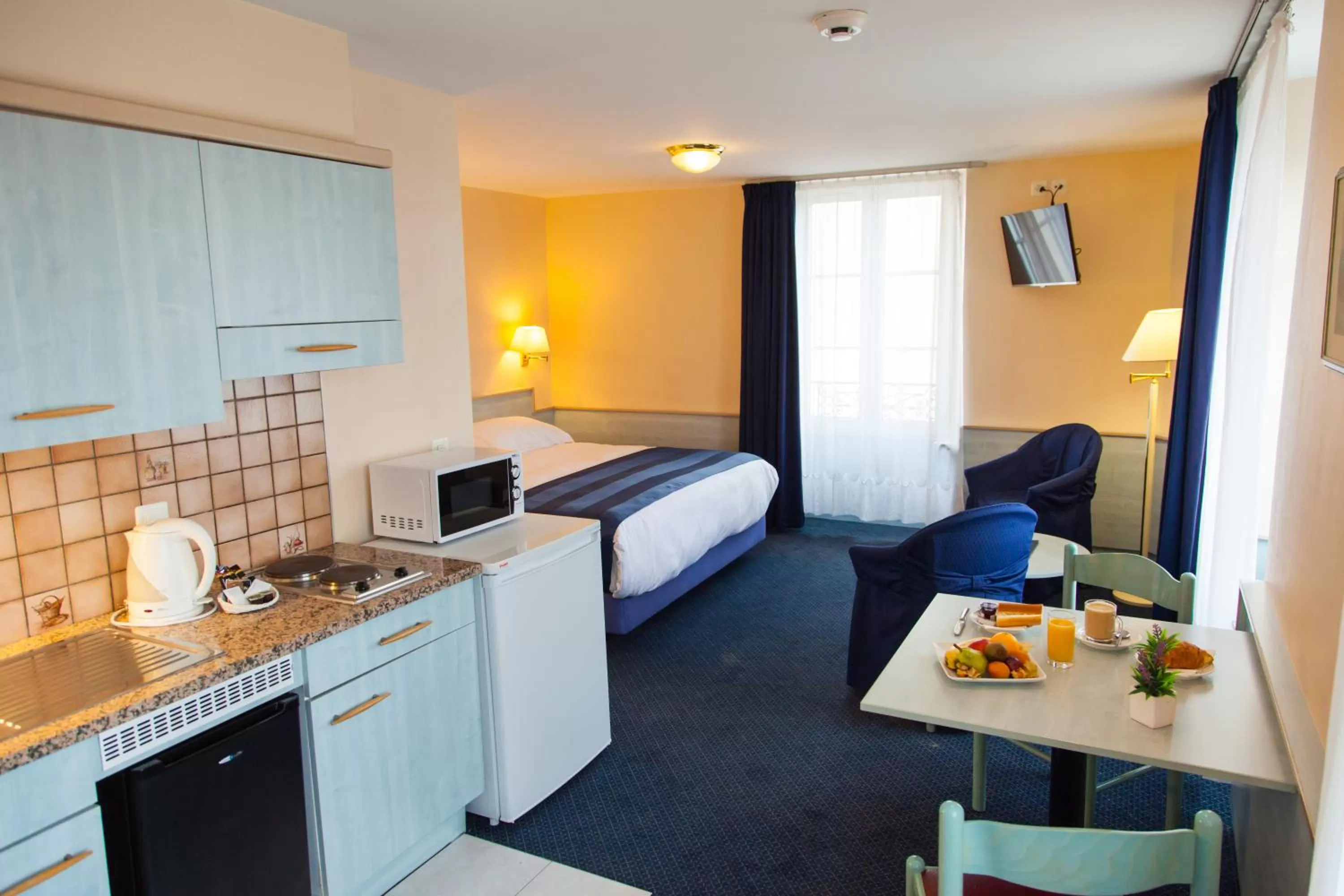 Superior Single Room with Kitchenette in Hotel Montbrillant