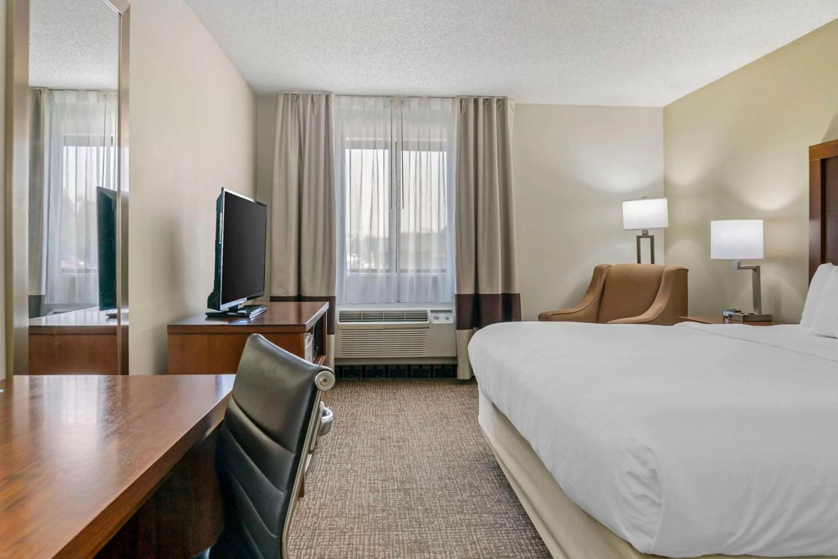 King Room - Accessible/Non-Smoking in Comfort Inn