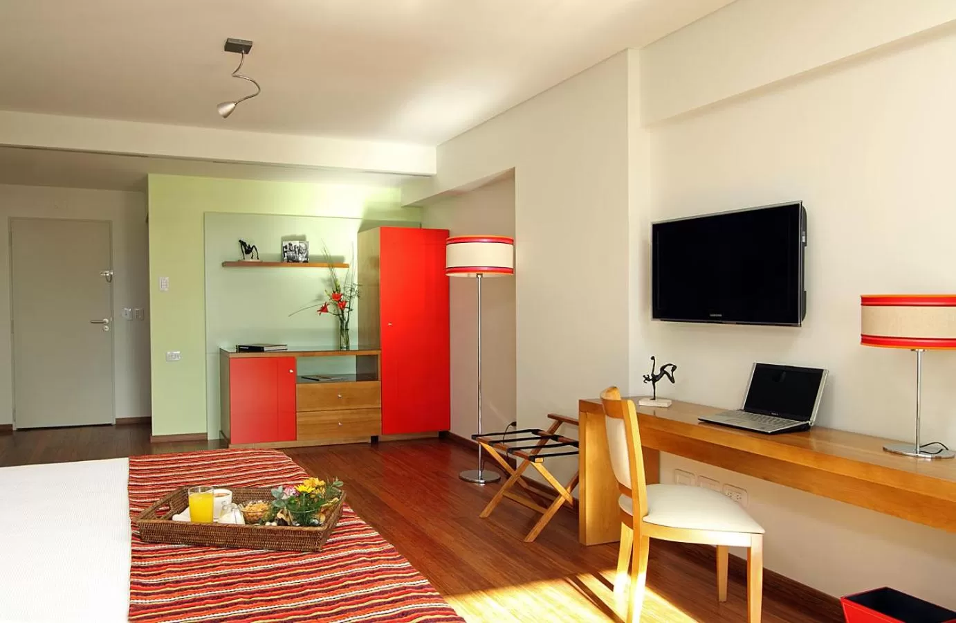 Deluxe King Room in BA Sohotel