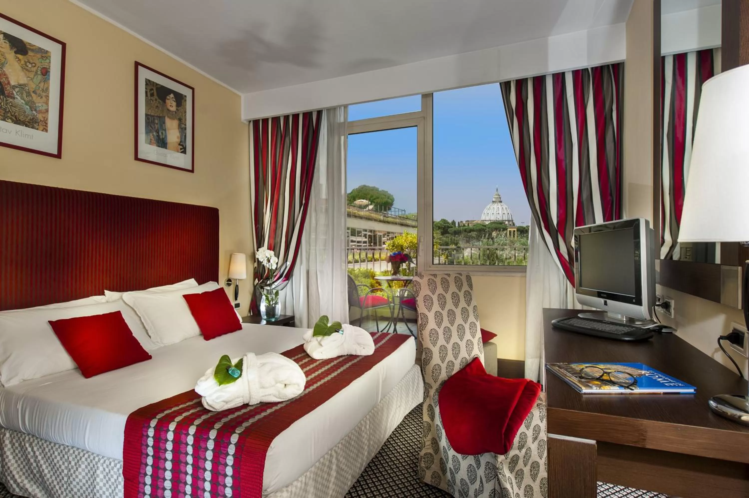 Superior Double or Twin Room with Terrace in Cardinal Hotel St. Peter