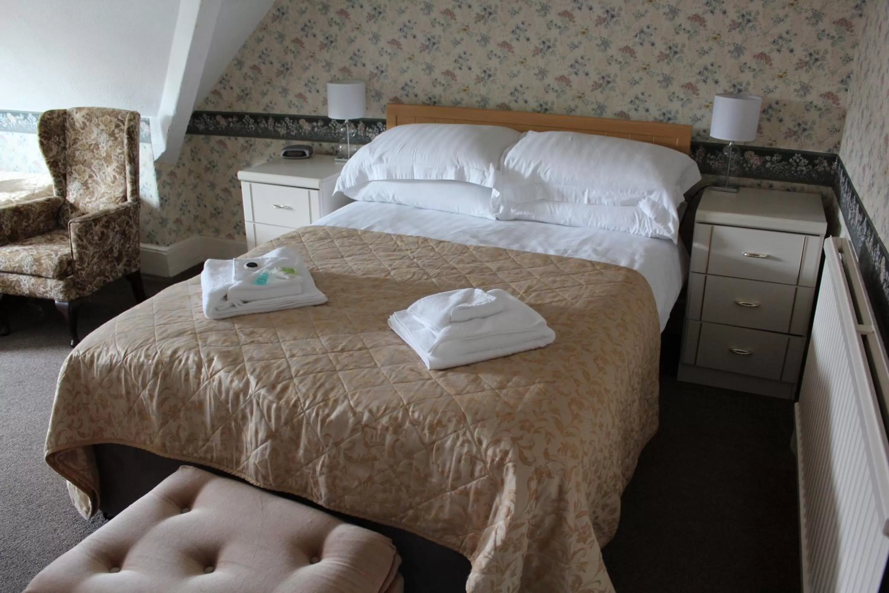 Quadruple Room with Private External Bathroom in The Darnley Hotel
