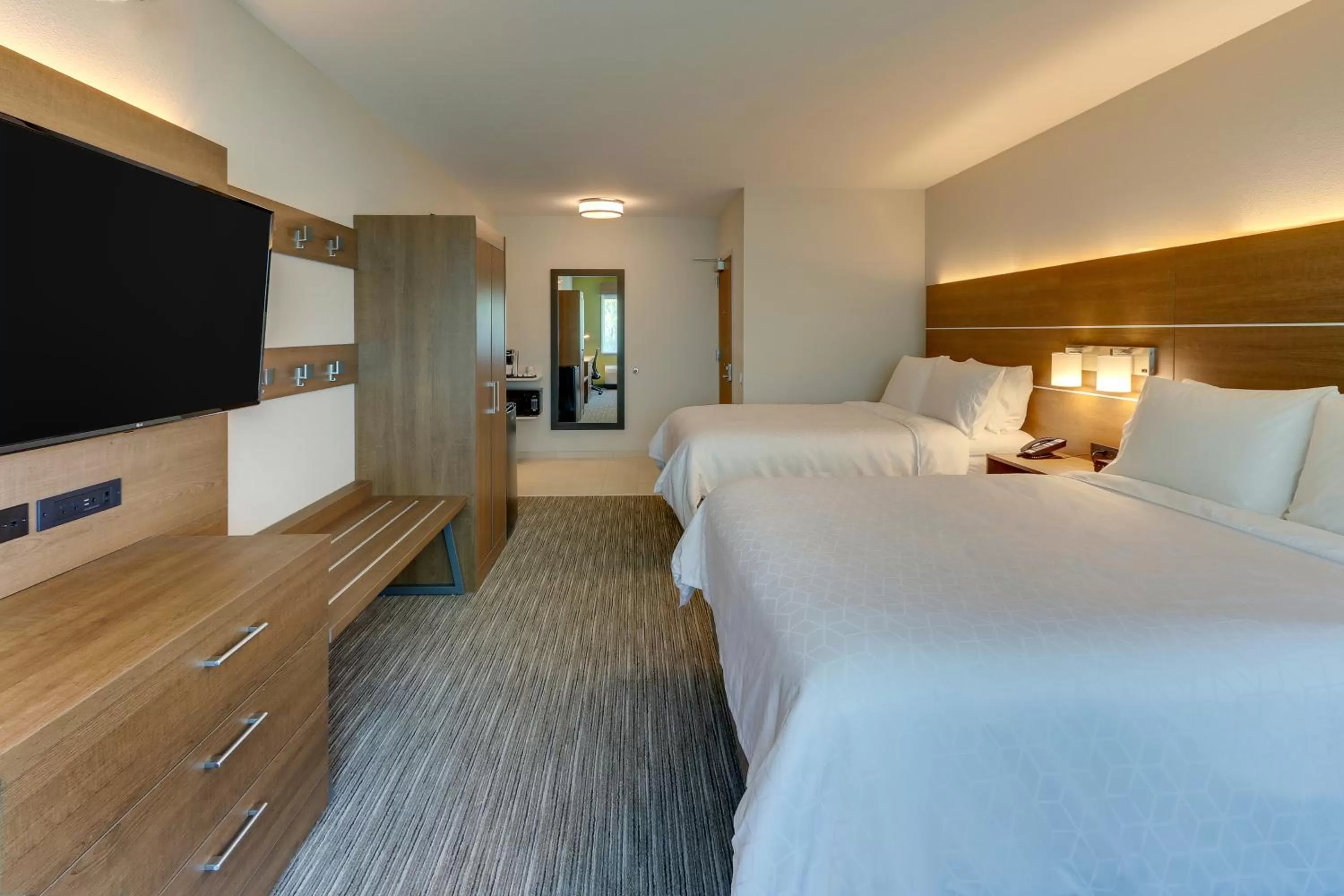 Queen Suite with Two Queen Beds in Holiday Inn Express & Suites - Roanoke – Civic Center