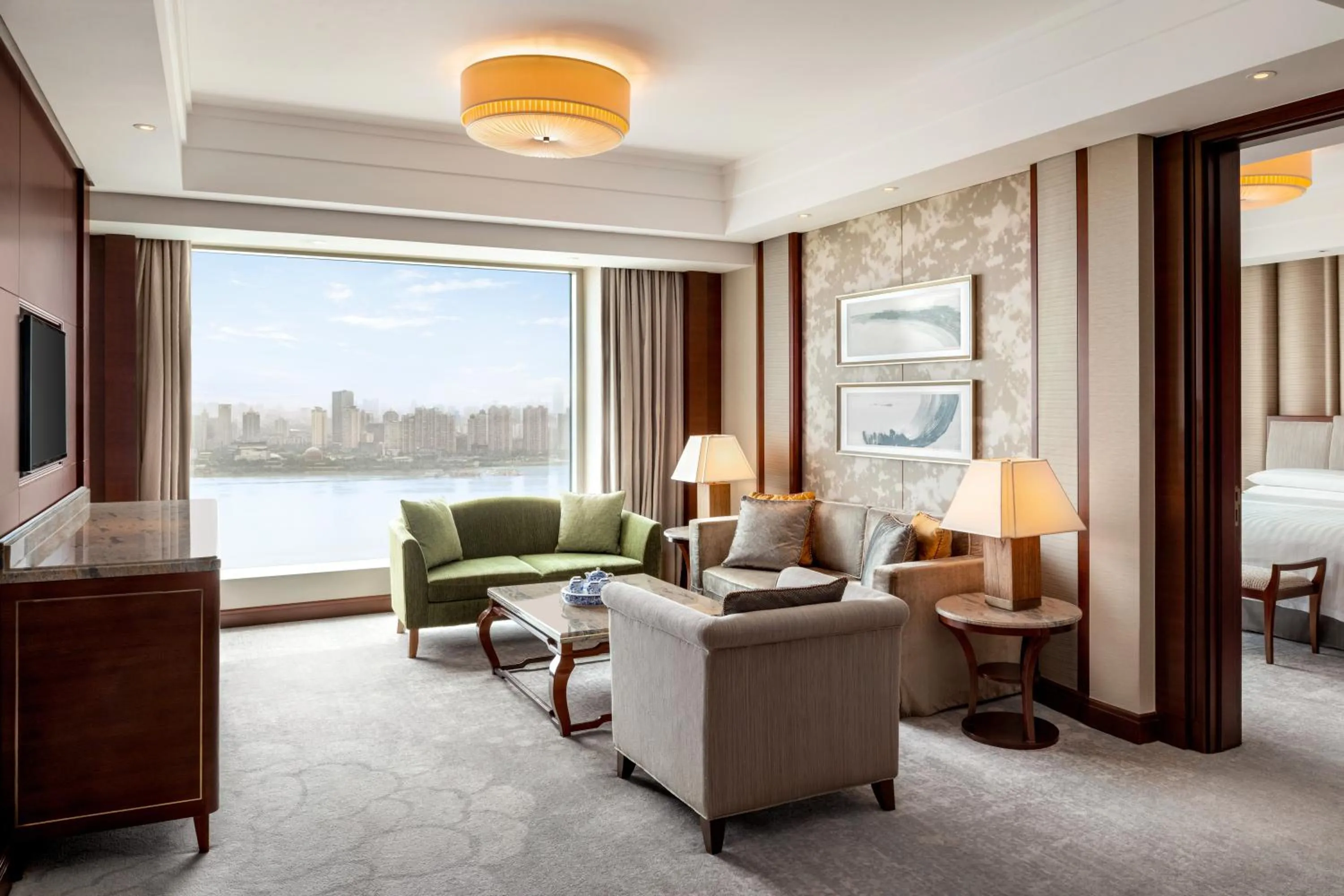 Executive Suite with River View in Shangri-La Nanchang丨All room offer river views Just one stop from the Pavilion of Prince Teng