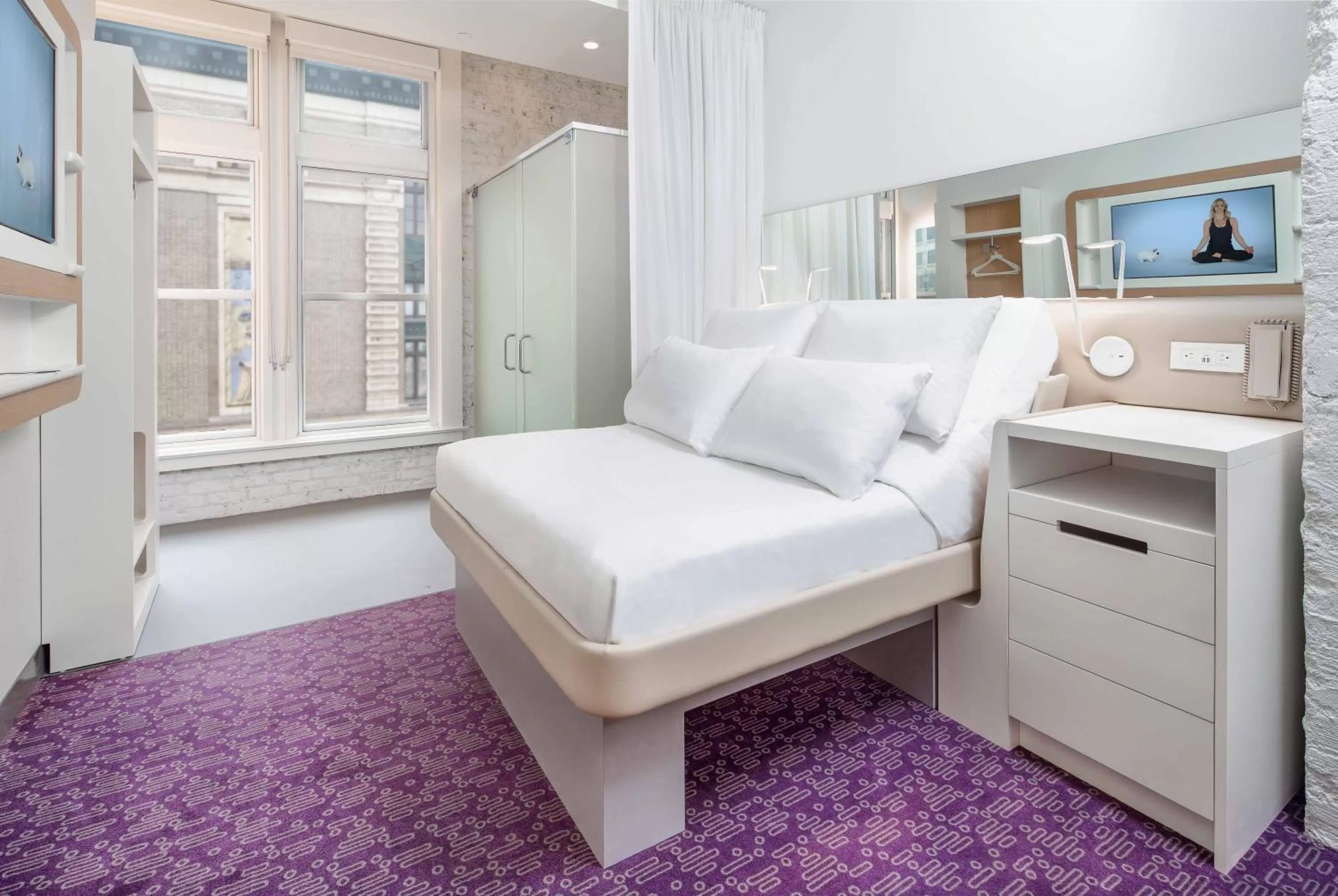 Premium Queen Cabin in Yotel San Francisco