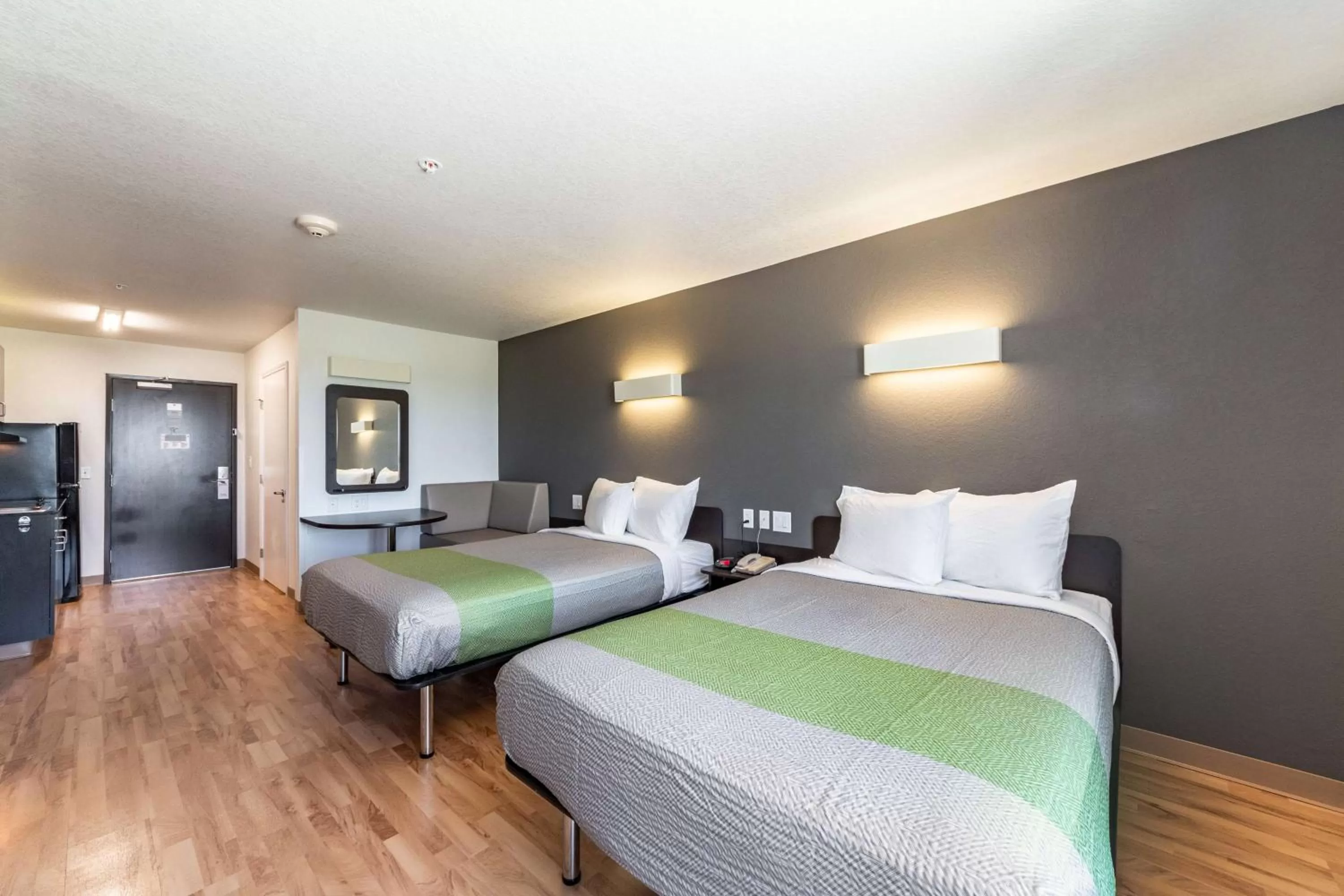 Quadruple Room - Disability Access - Non-Smoking in Studio 6-San Marcos, TX