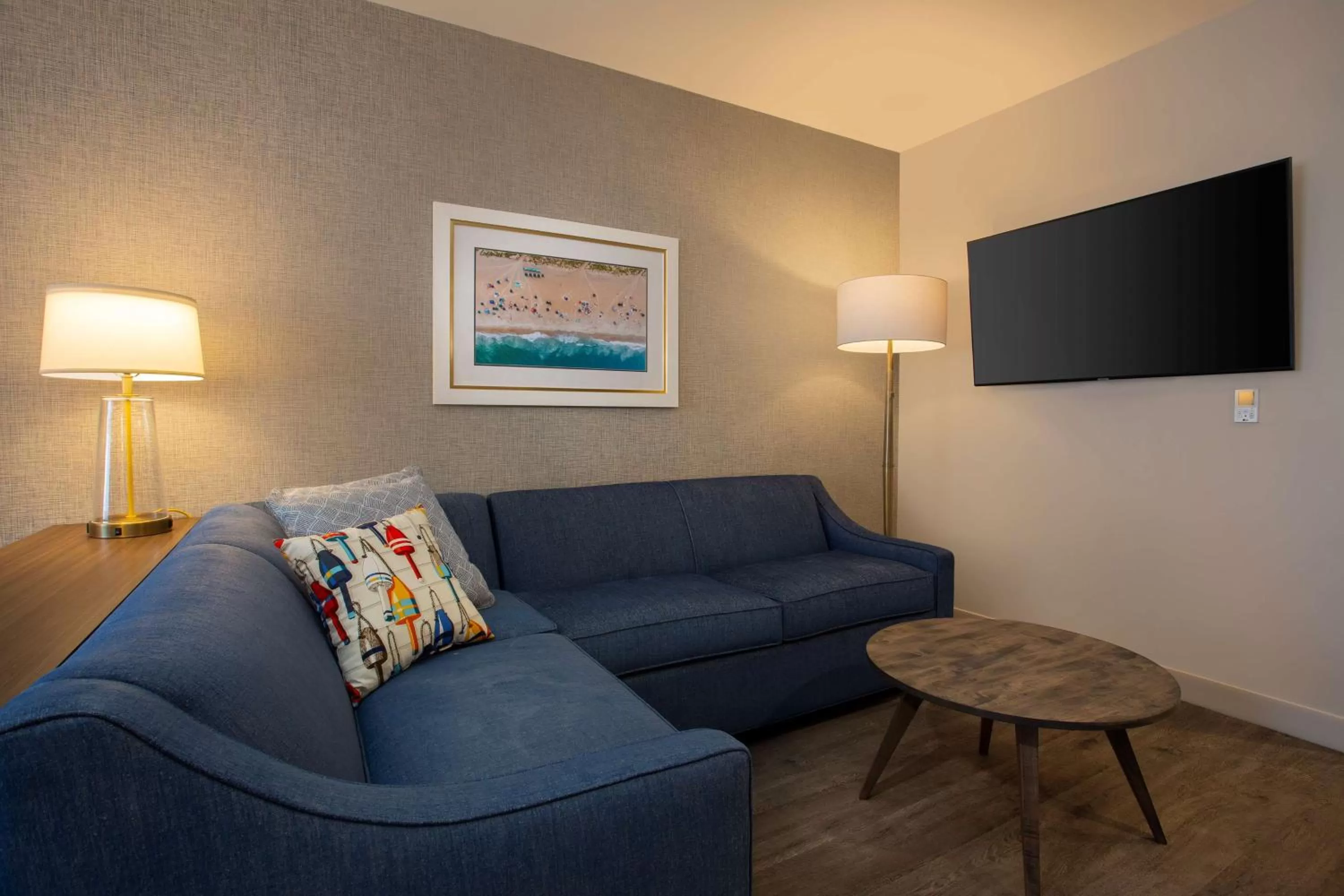 Junior King Suite with Kitchenette in Fenwick Shores, Tapestry Collection by Hilton