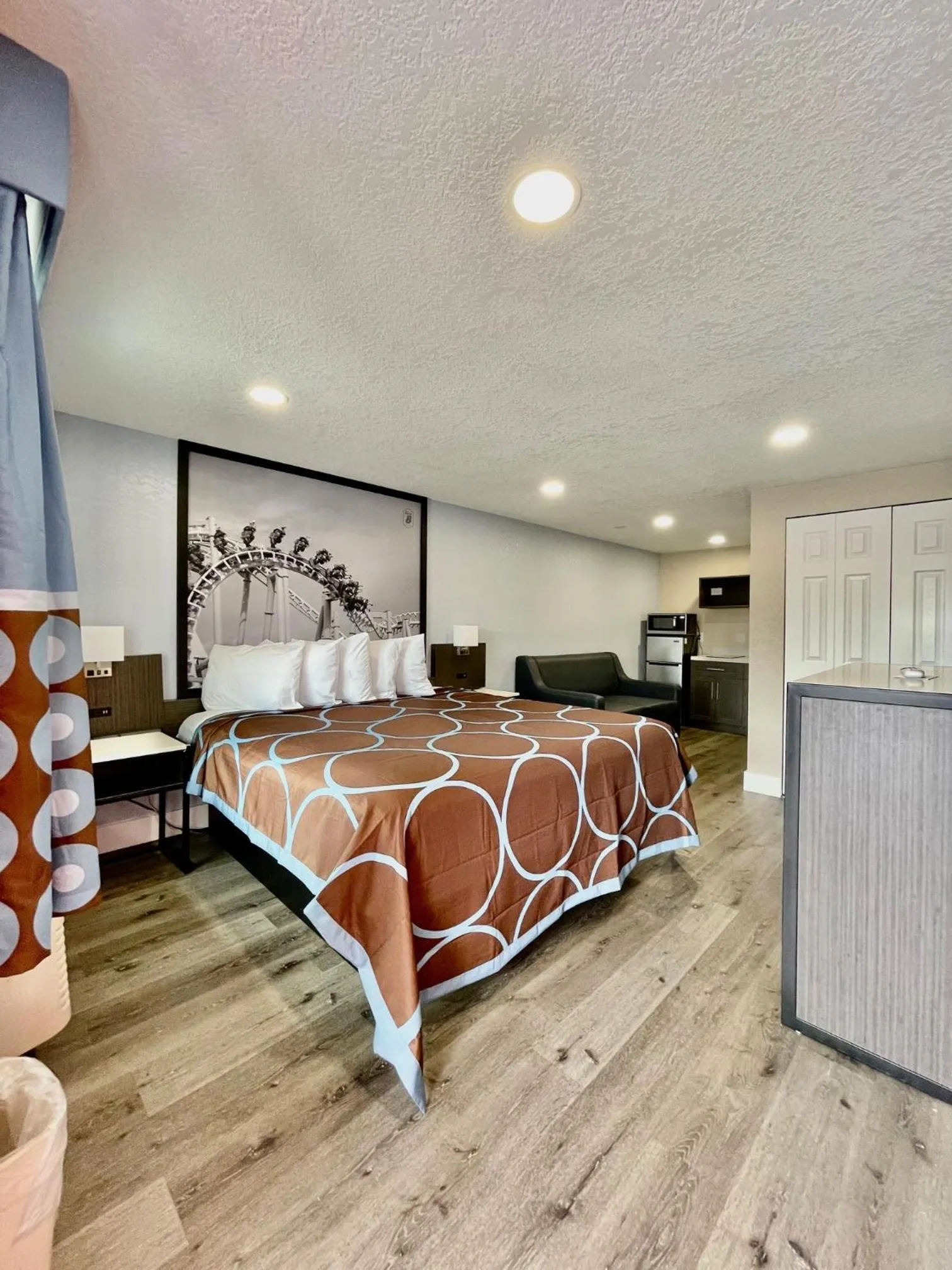King Studio Suite - Non-Smoking in Super 8 by Wyndham Kissimmee-Orlando