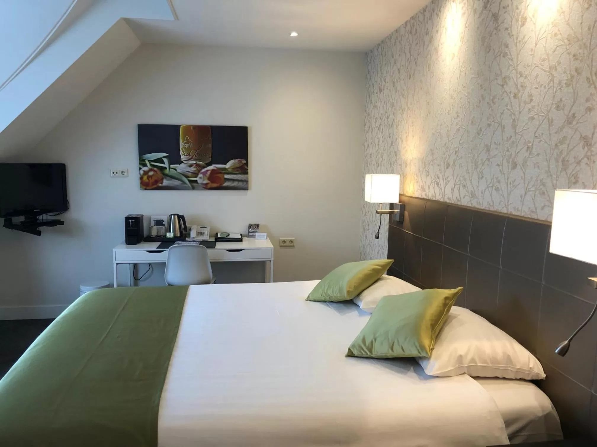 Deluxe Room in Fletcher Hotel-Restaurant Oud London