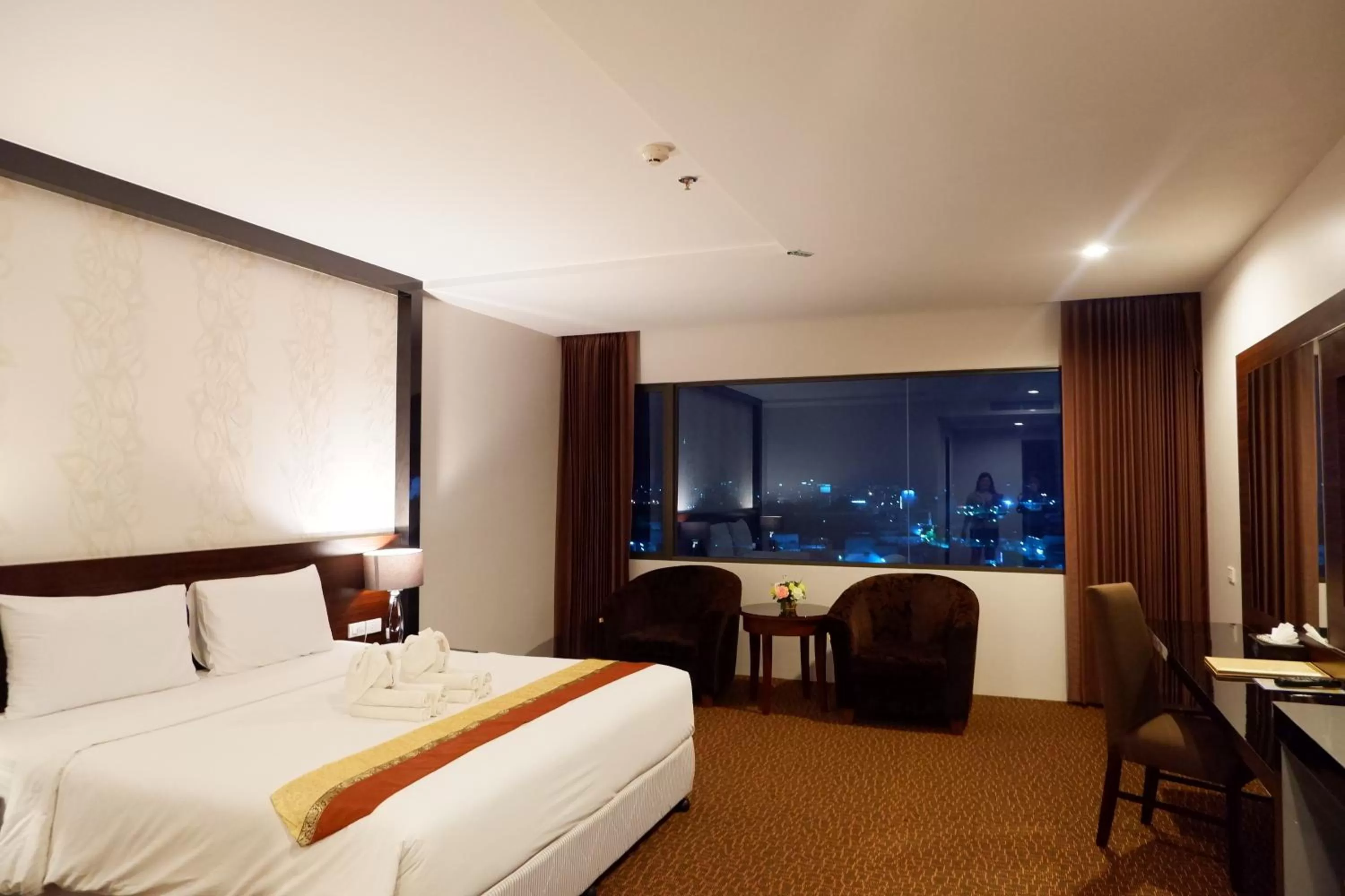 Superior Double Room in Siam Oriental Hotel