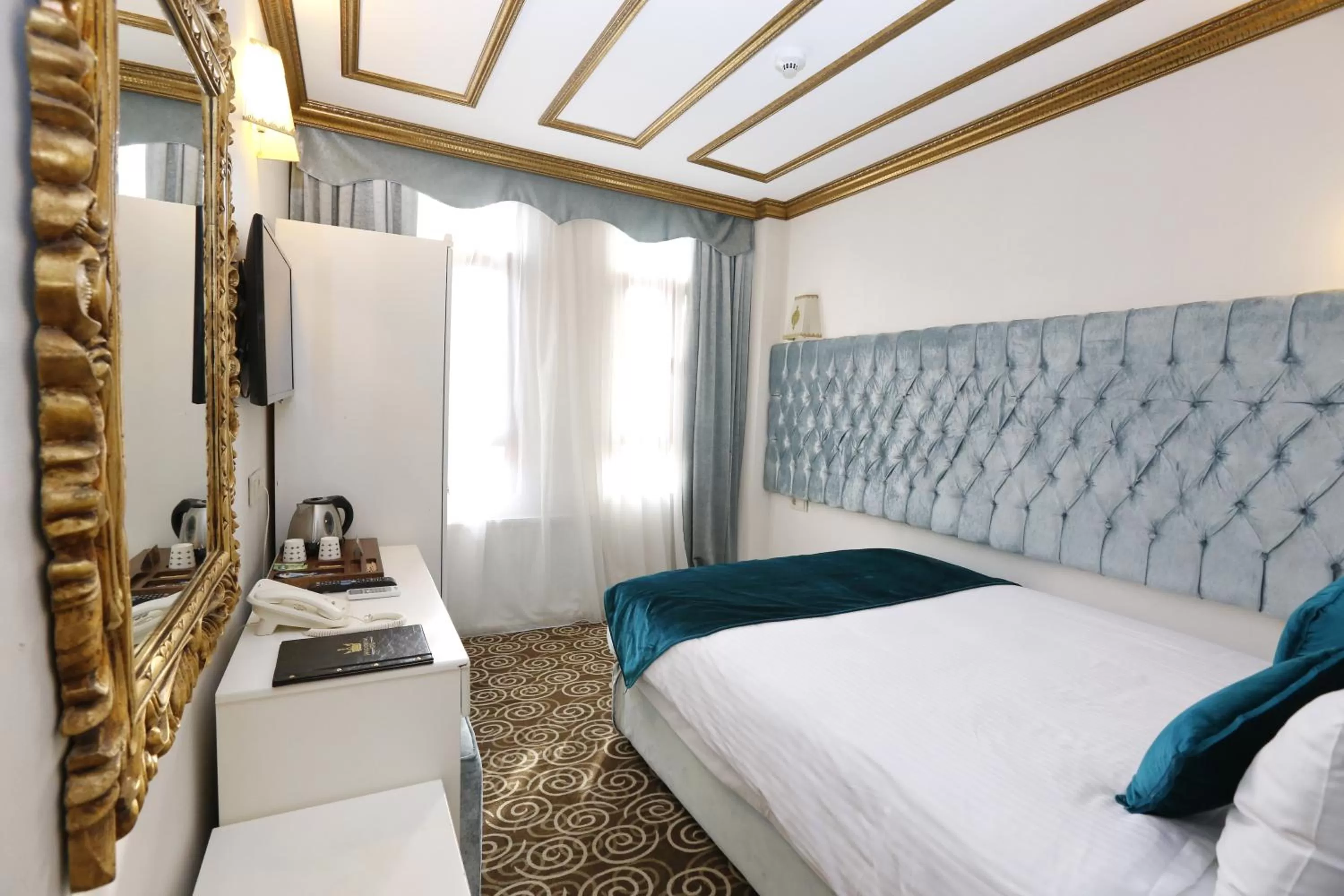 Economic Double Room in Diamond Royal Hotel