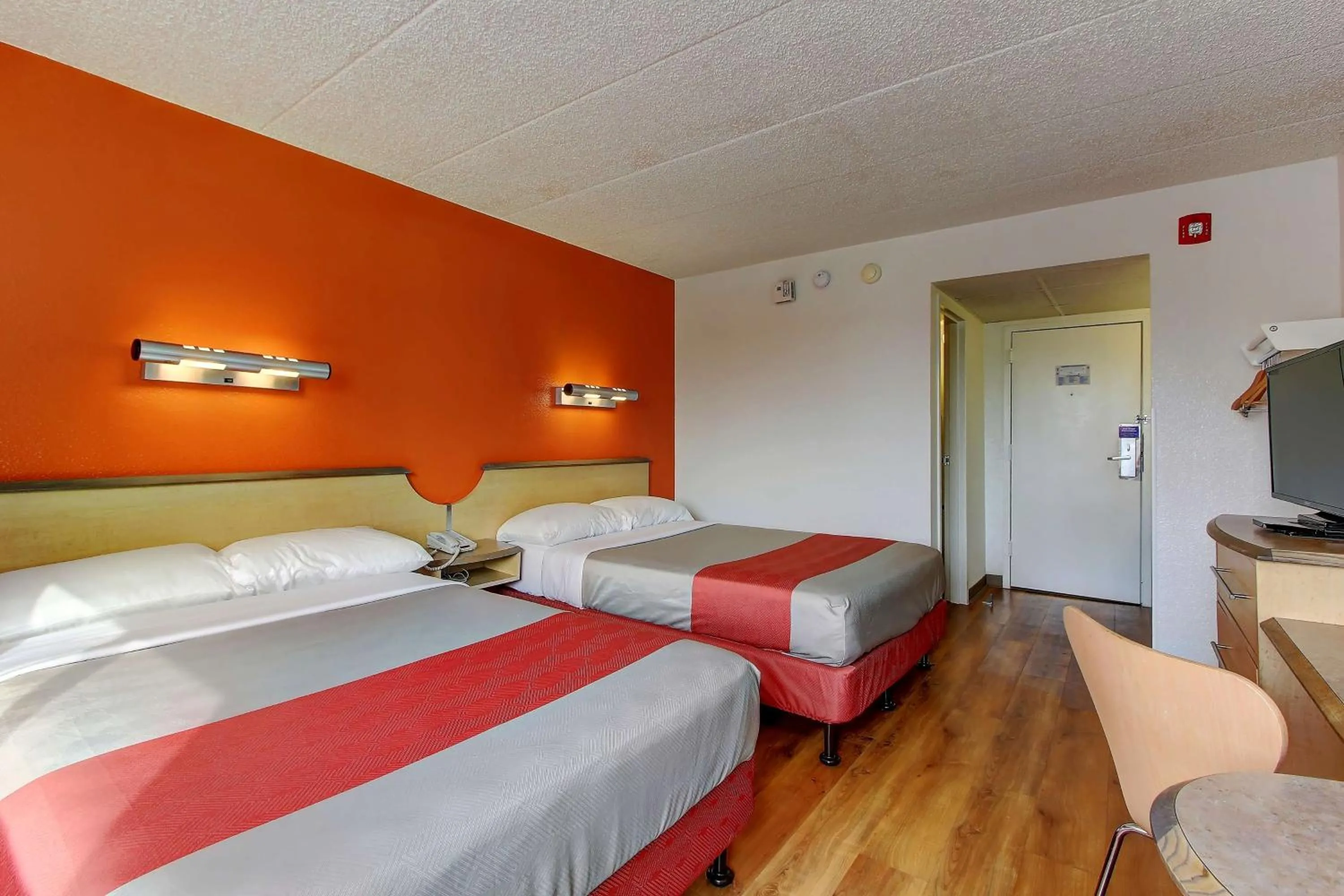 Quadruple Room - Disability Access in Motel 6-York, PA - North