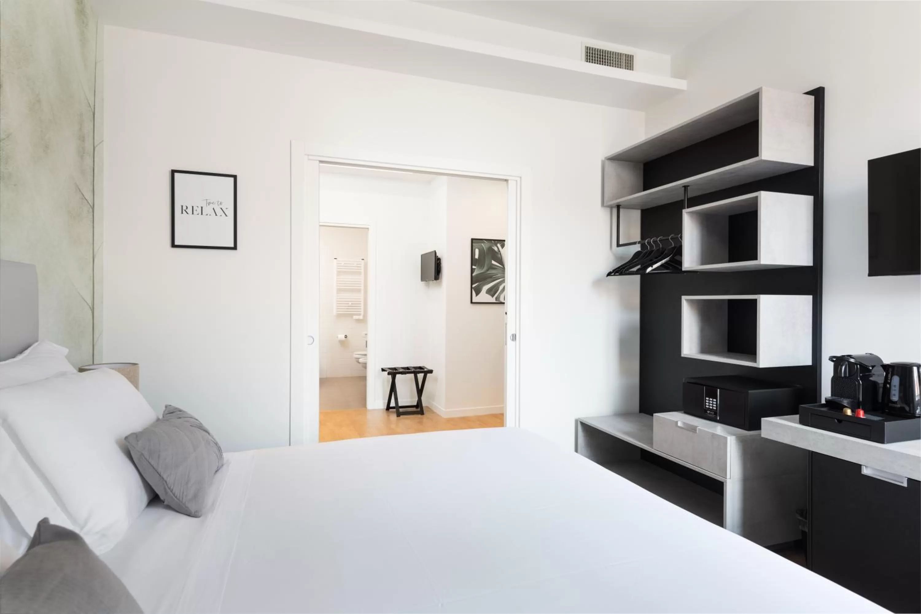 King Suite with Spa Bath in AT FORTY-ONE