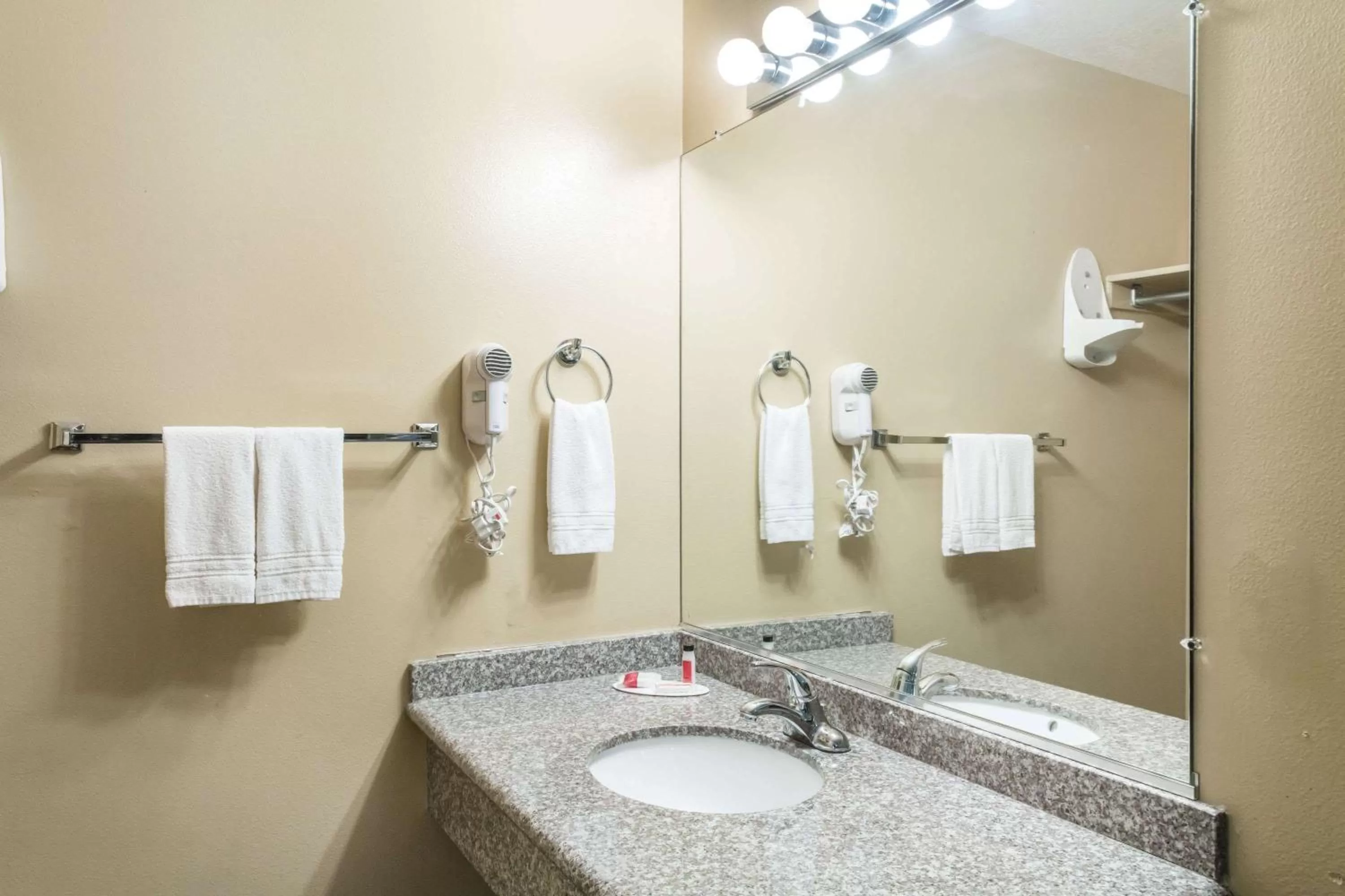 King Room - Non-Smoking in Hotel Zion Inn, Zion National Park Area