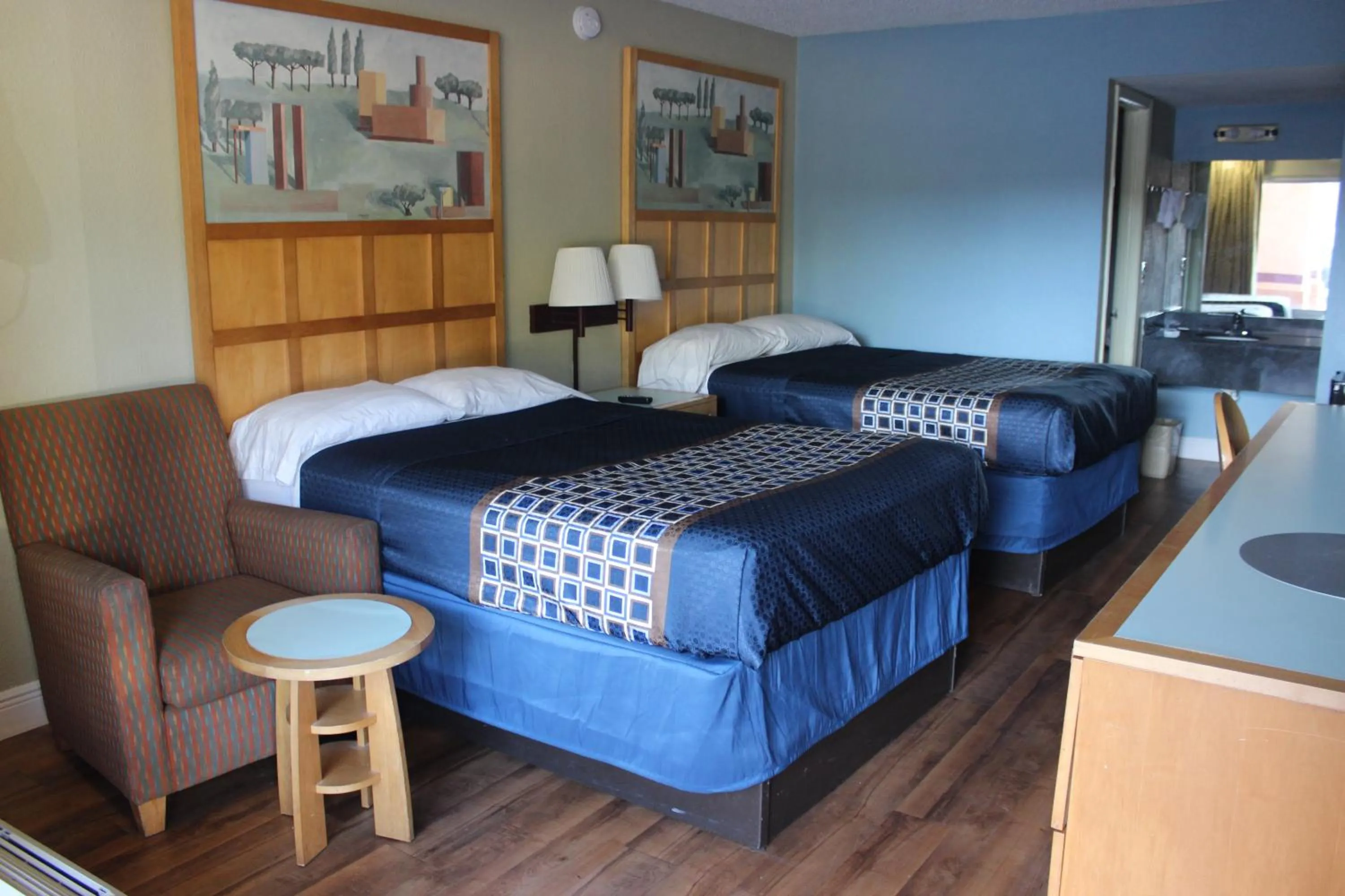 Deluxe Two Double Beds - Non-Smoking in Tampa Inn Near Busch Gardens