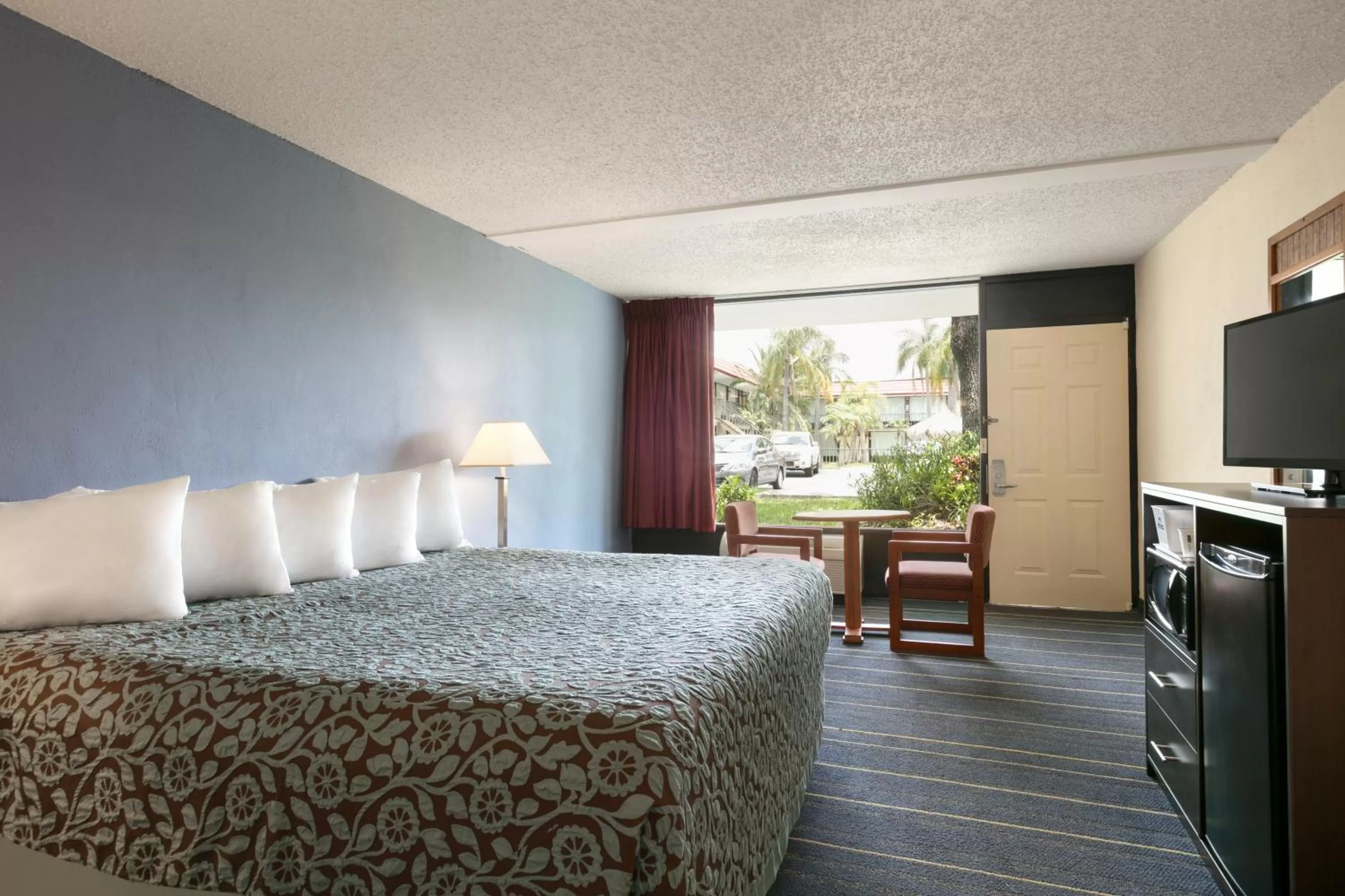Superior King Room - Mobility Access with Roll In Shower/Non-Smoking in Days Inn by Wyndham Clearwater/Central