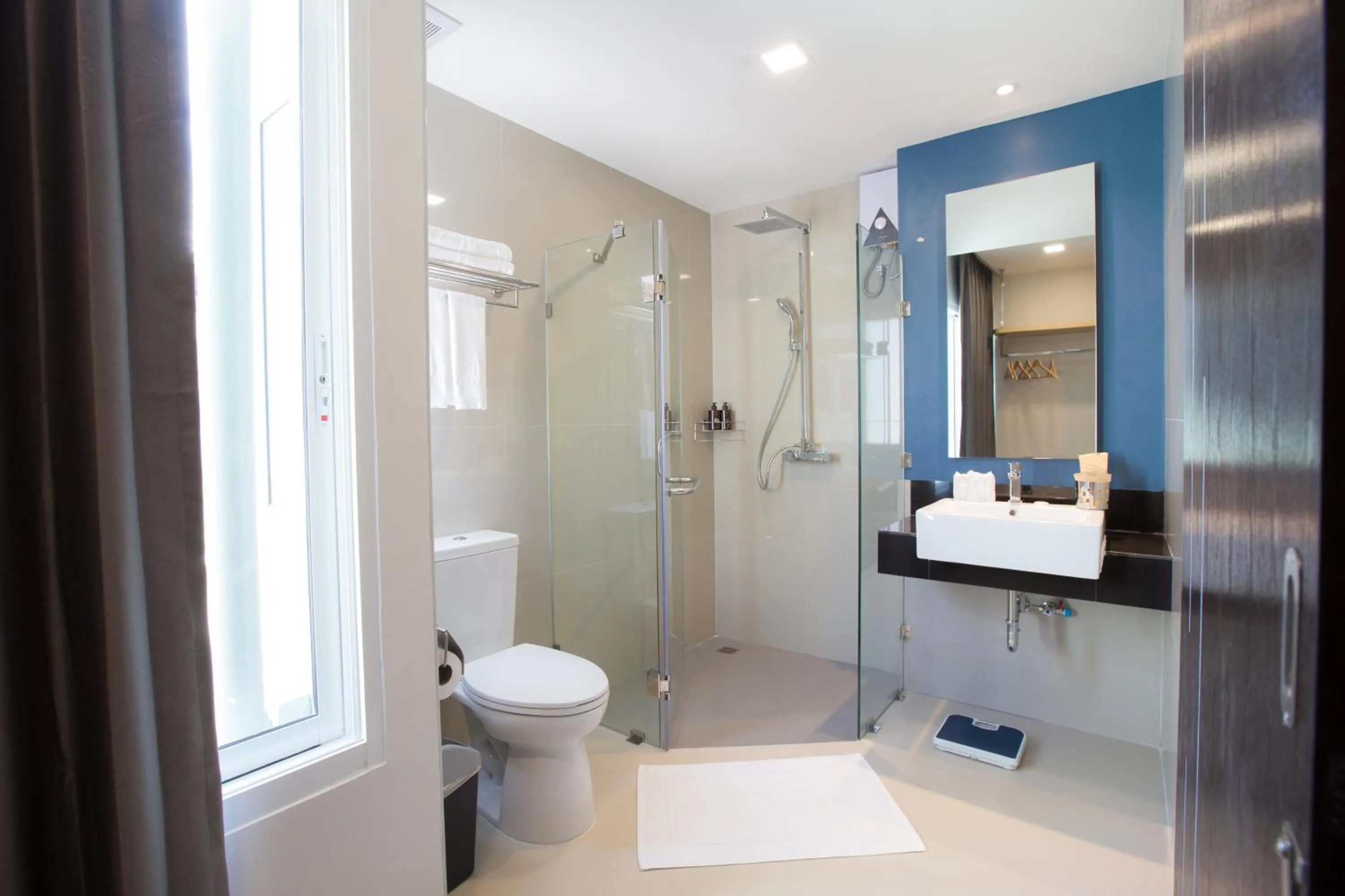 Superior King Room in Tarawish Hotel