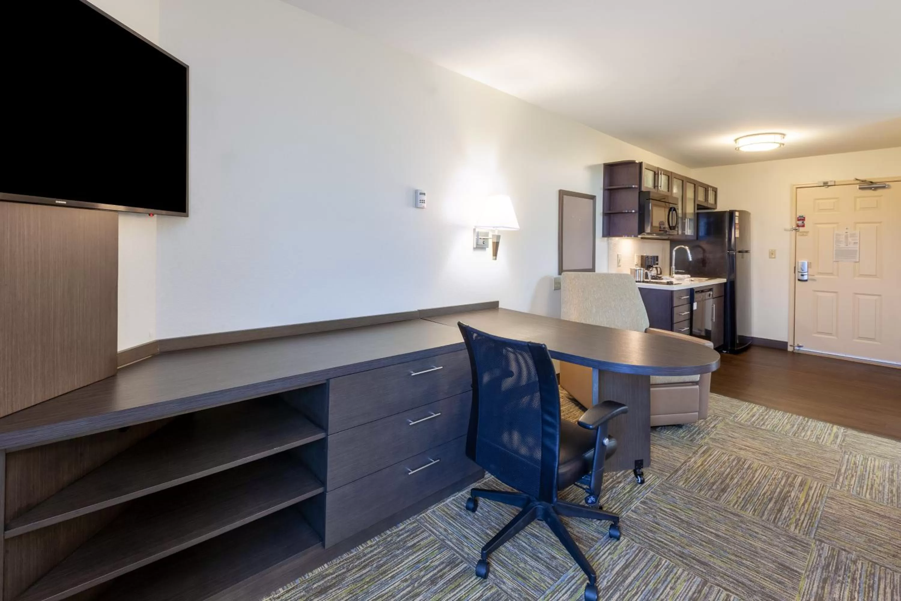 Studio Suite with Two Double Beds and Mobility Accessible Tub in Candlewood Suites Kalamazoo by IHG