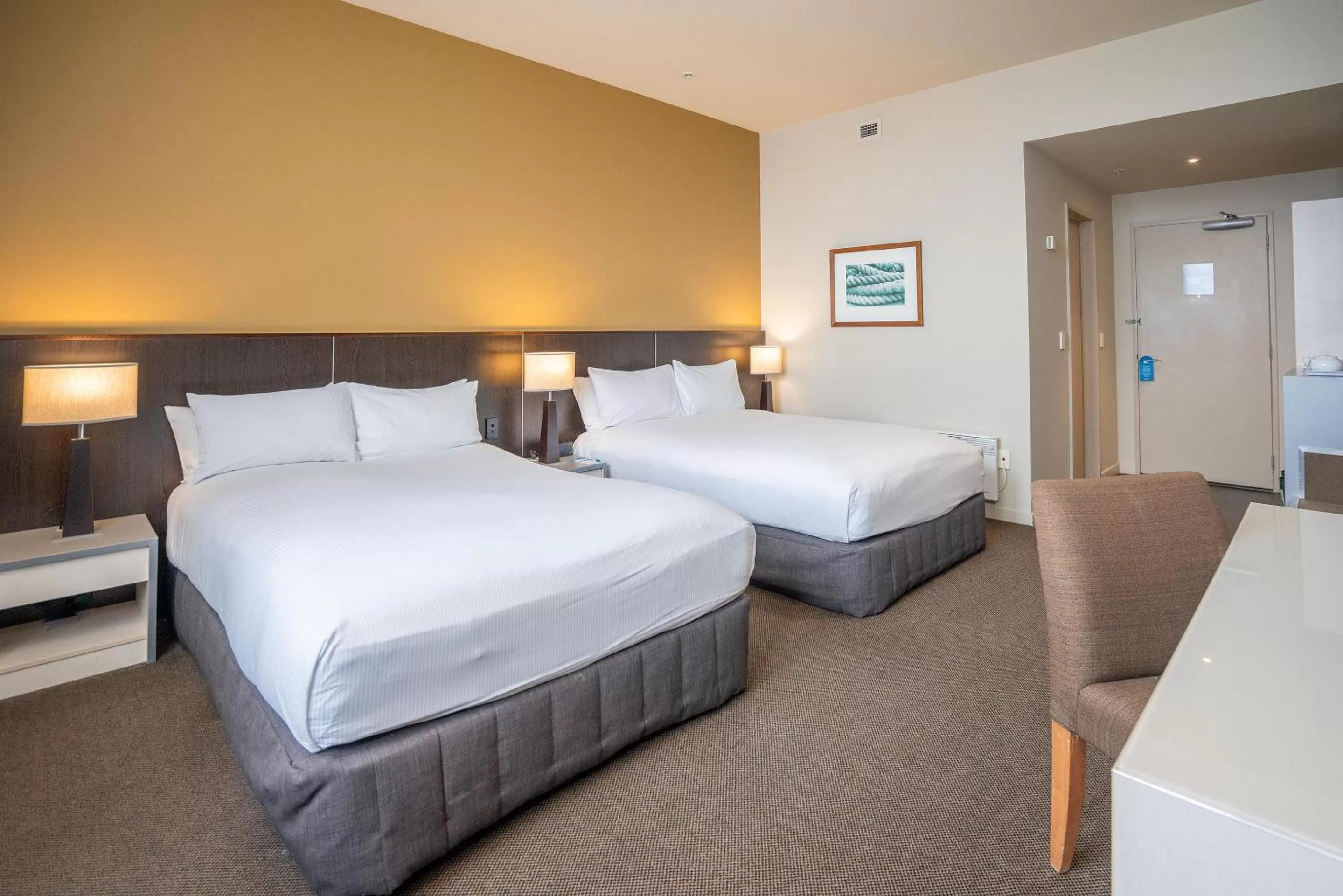 Standard Twin Room with Two Double Beds in Scenic Hotel Dunedin City