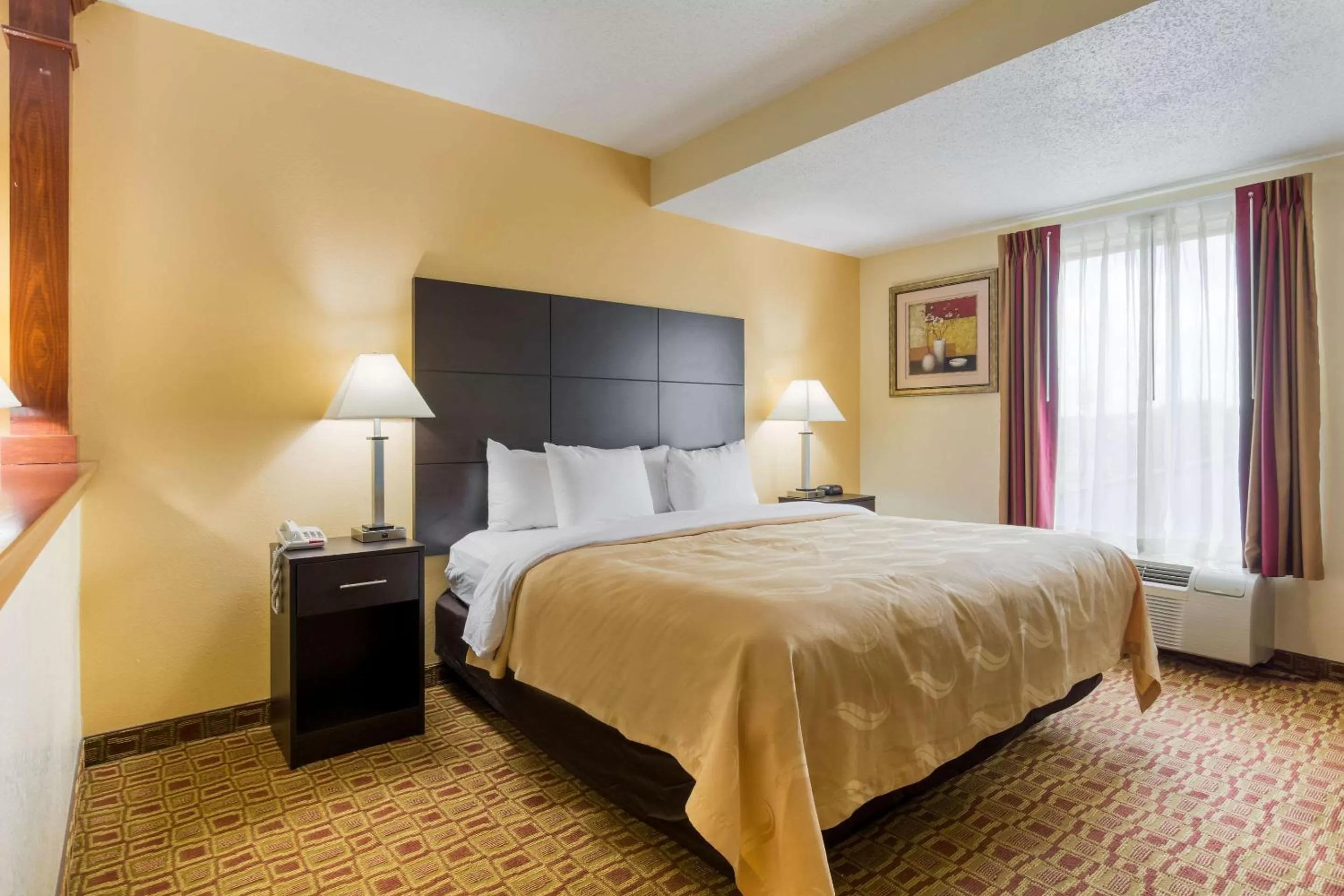 King Room - Non-Smoking in Quality Inn & Suites Sellersburg - Louisville Area