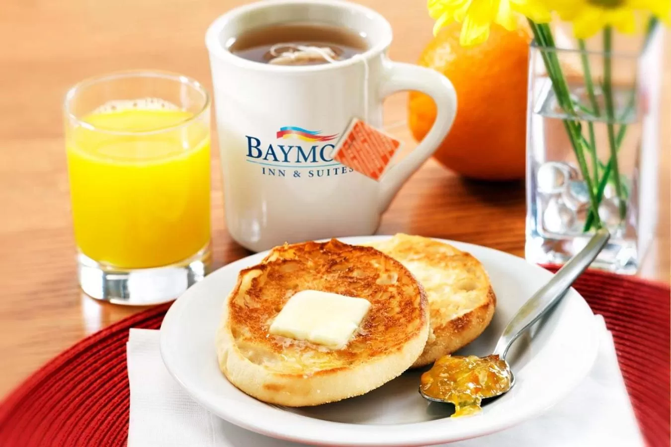 Queen Room with Roll-In Shower - Mobility Accessible/Non-Smoking in Baymont by Wyndham Howell/Brighton