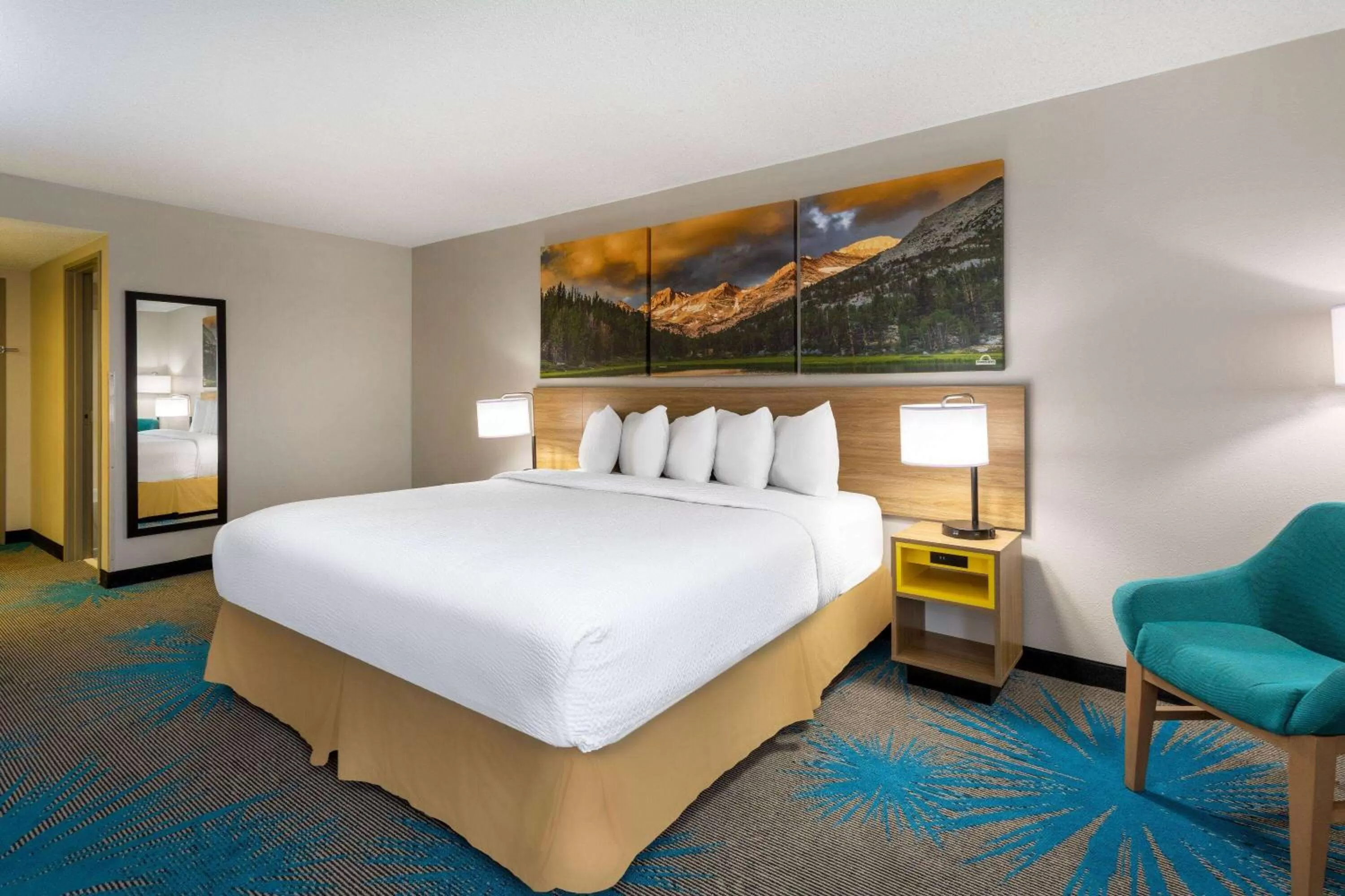 King Room - Non-Smoking in Days Inn & Suites by Wyndham Denver International Airport