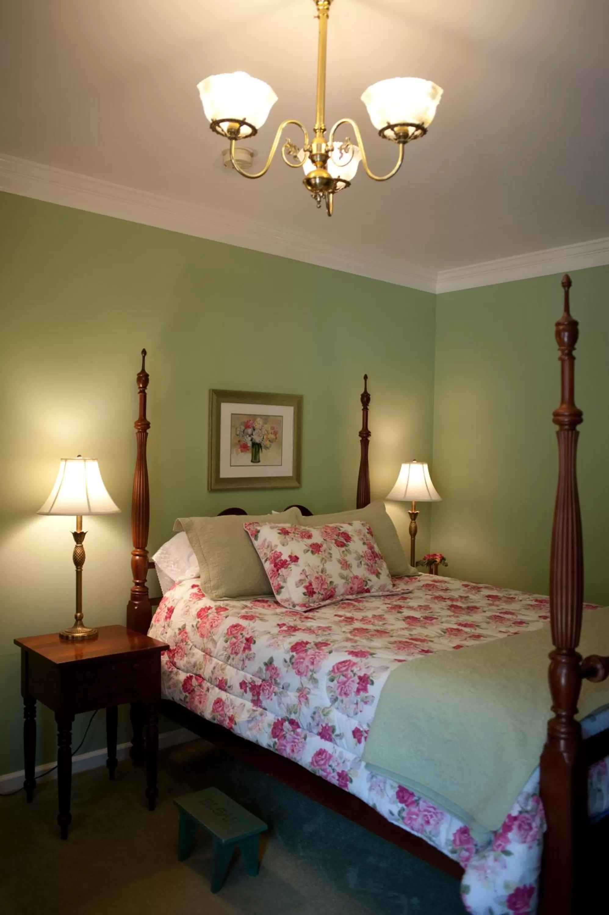 Queen Room in Green Tree Inn