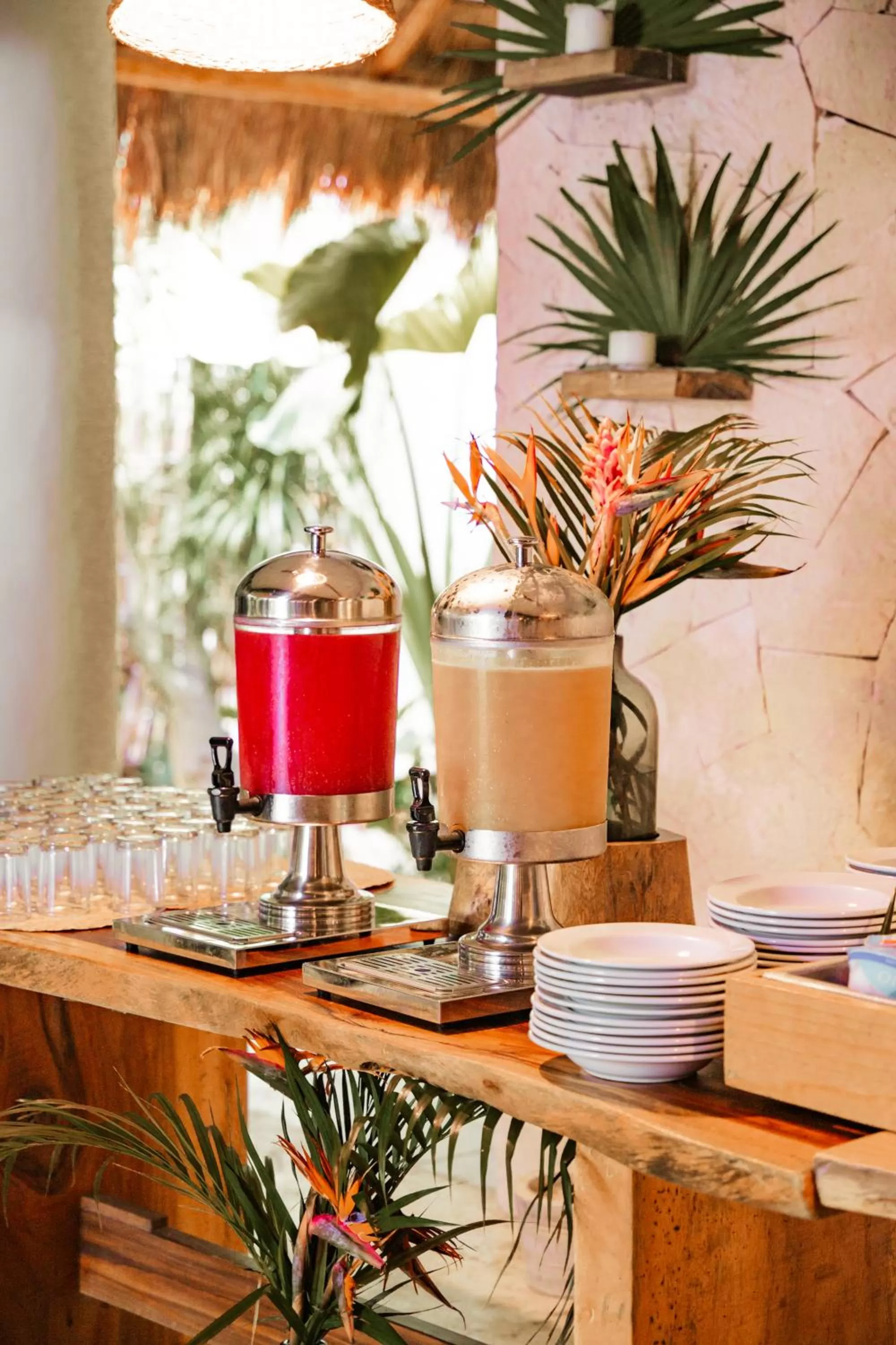 Restaurant/places to eat in Petit Lafitte Beach Front Hotel & Bungalows