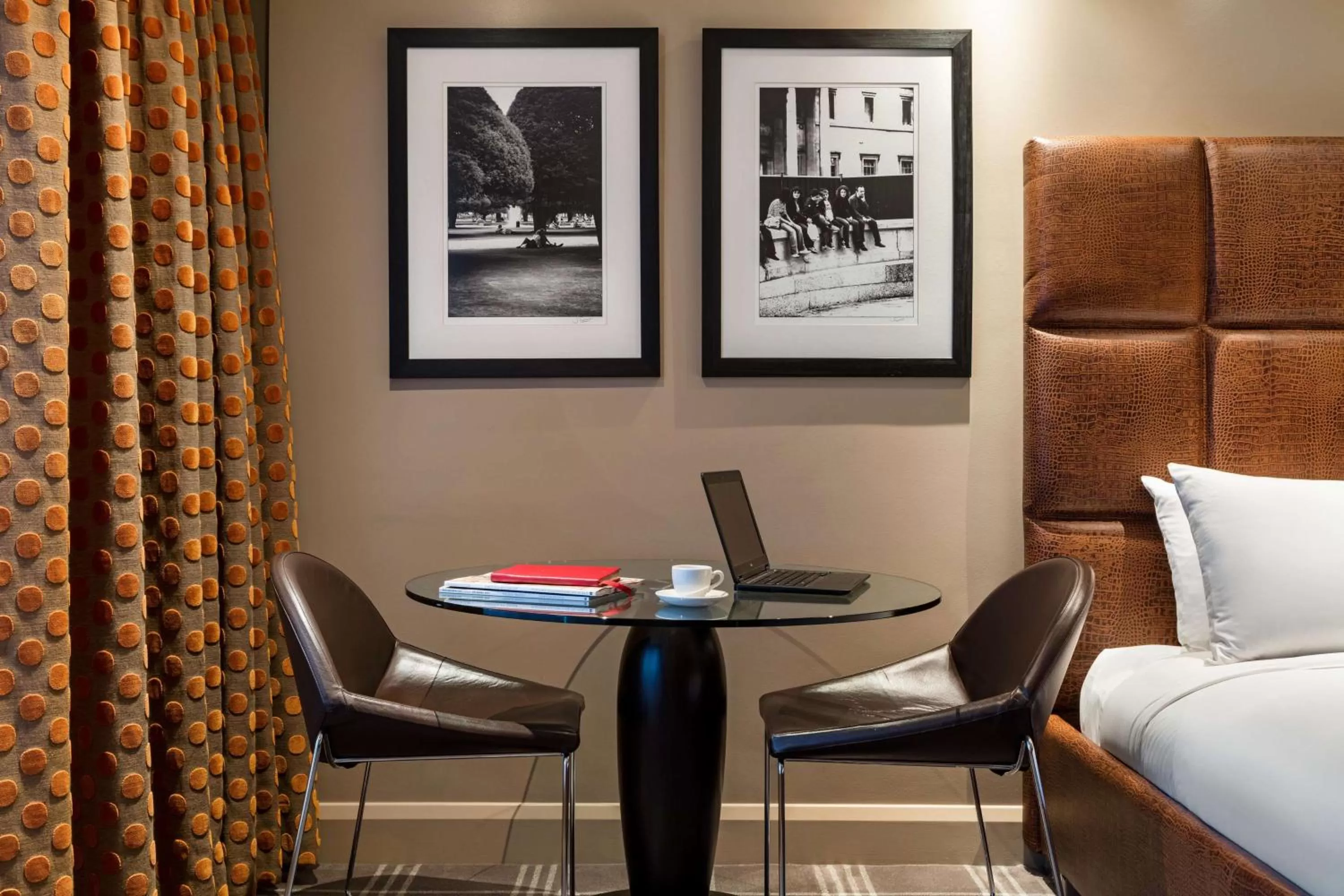 Premium King Deluxe in Radisson Blu Hotel, London Heathrow