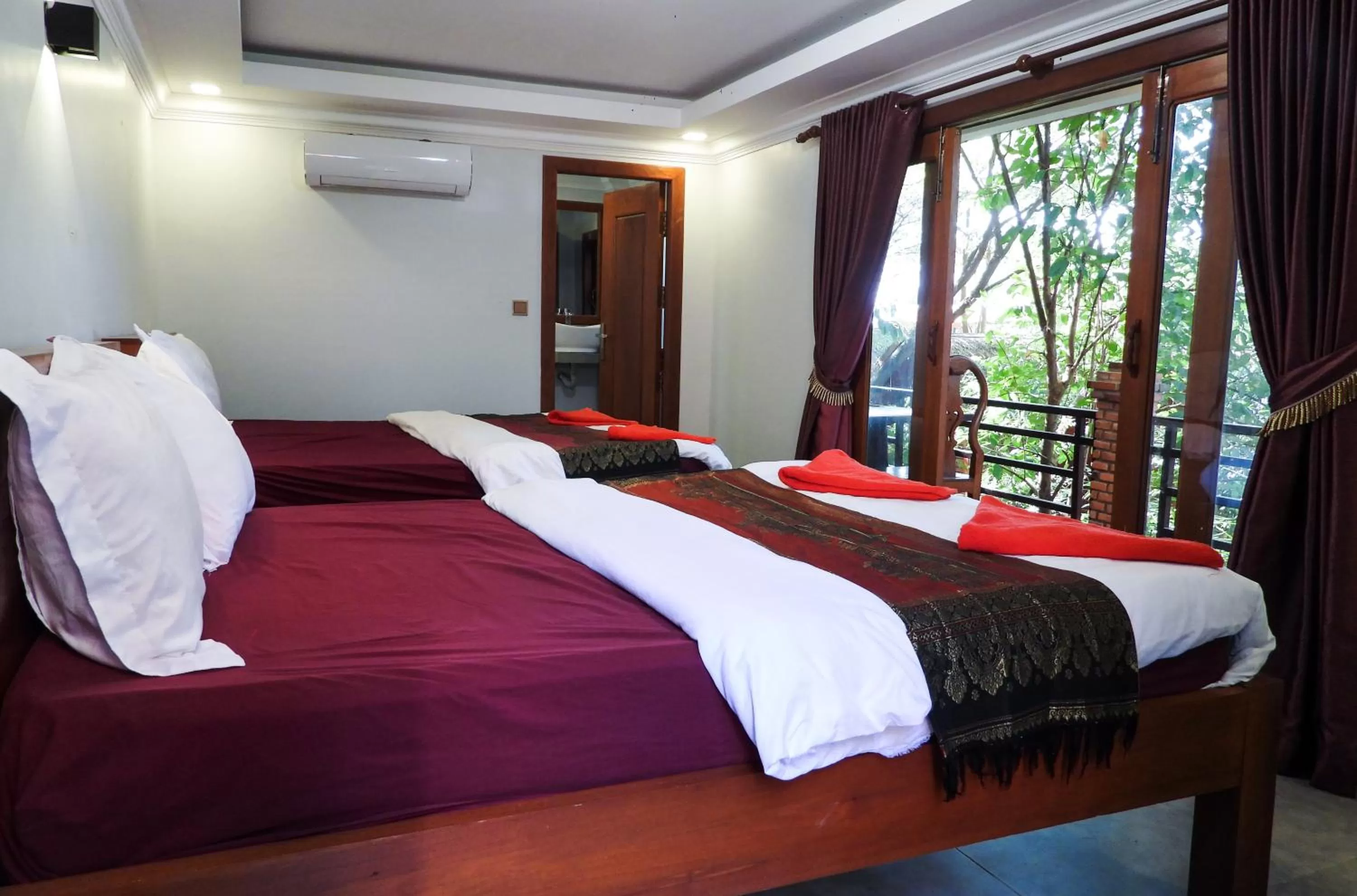 Standard Twin Room in Bamboo Bungalow