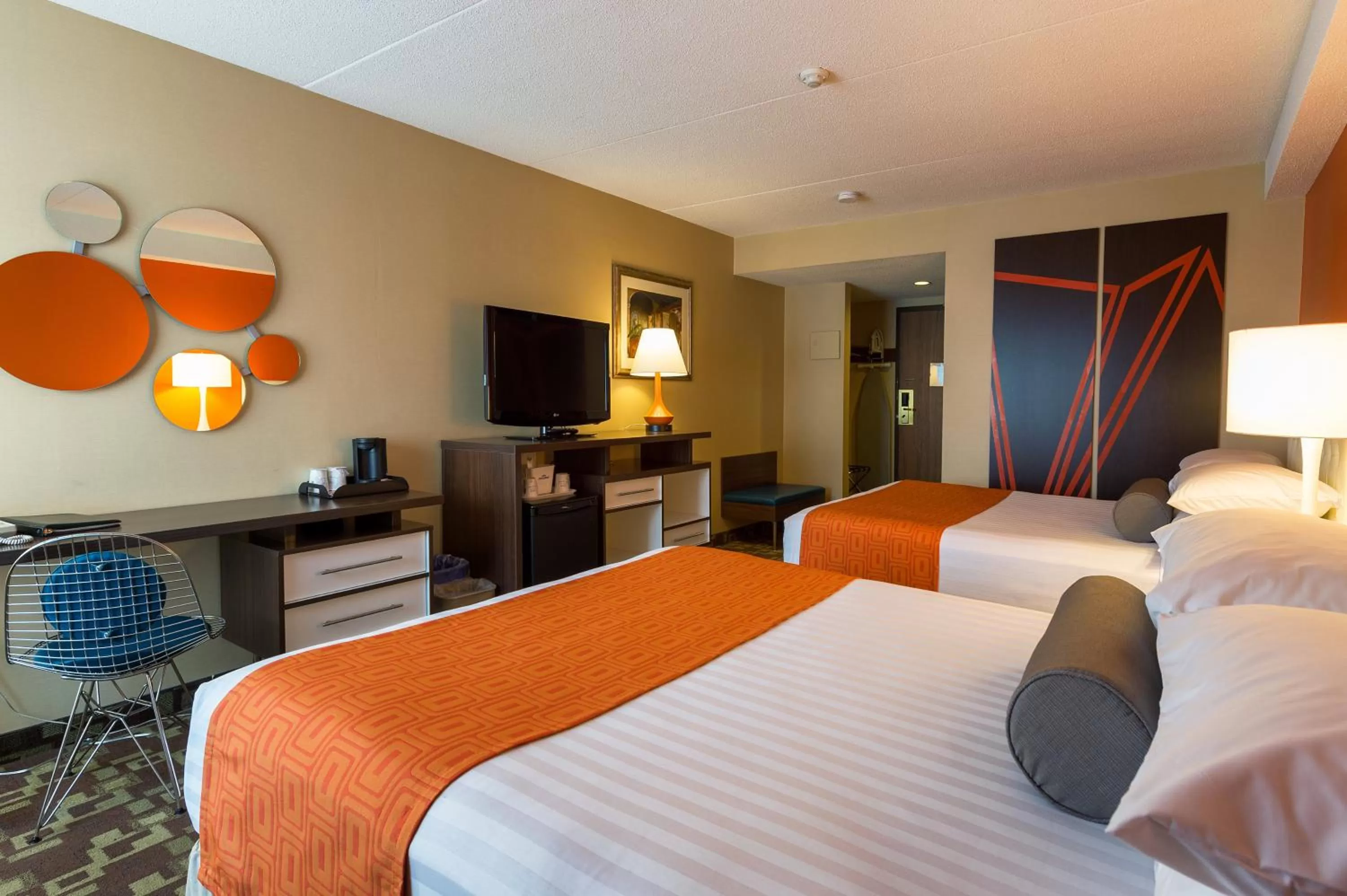 Family Suite with Three Queen Beds - Non-Smoking in Howard Johnson Plaza by Wyndham by the Falls Niagara Falls