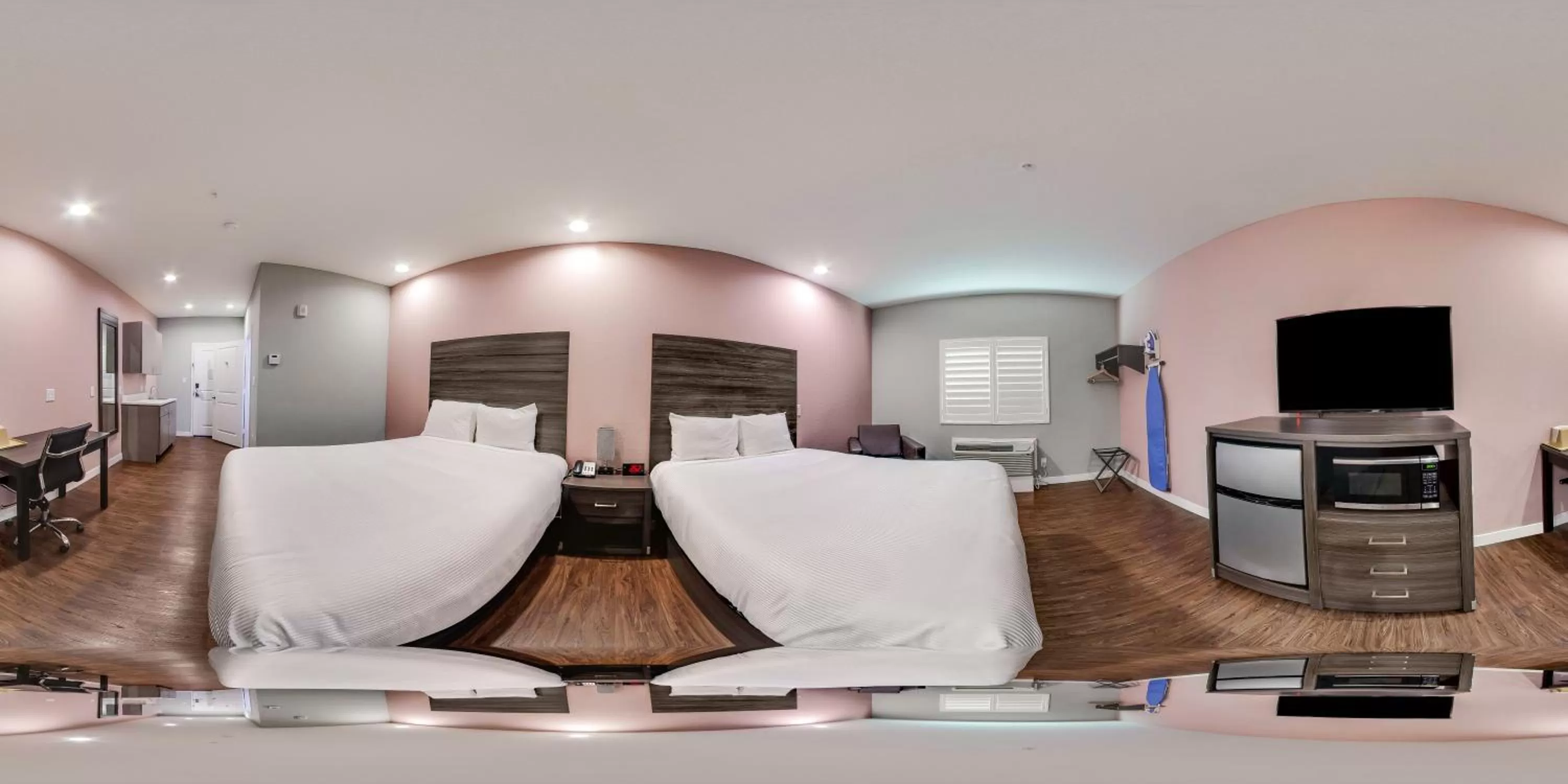 Queen Room - Disability Access/Non-Smoking in Scottish Inns & Suites Houston, TX