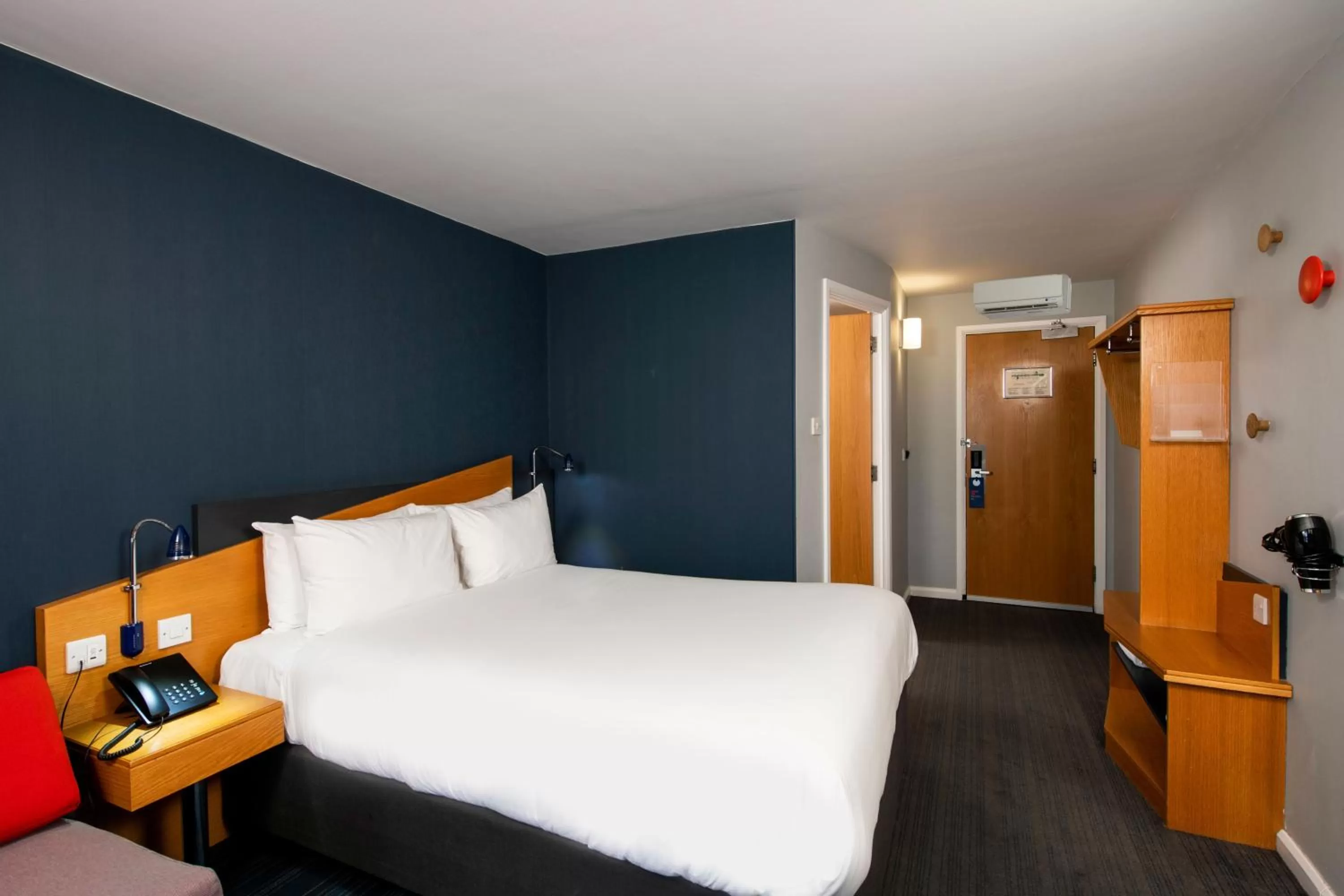 Standard Double Room with Free Hot Breakfast in Holiday Inn Express Stoke-On-Trent by IHG