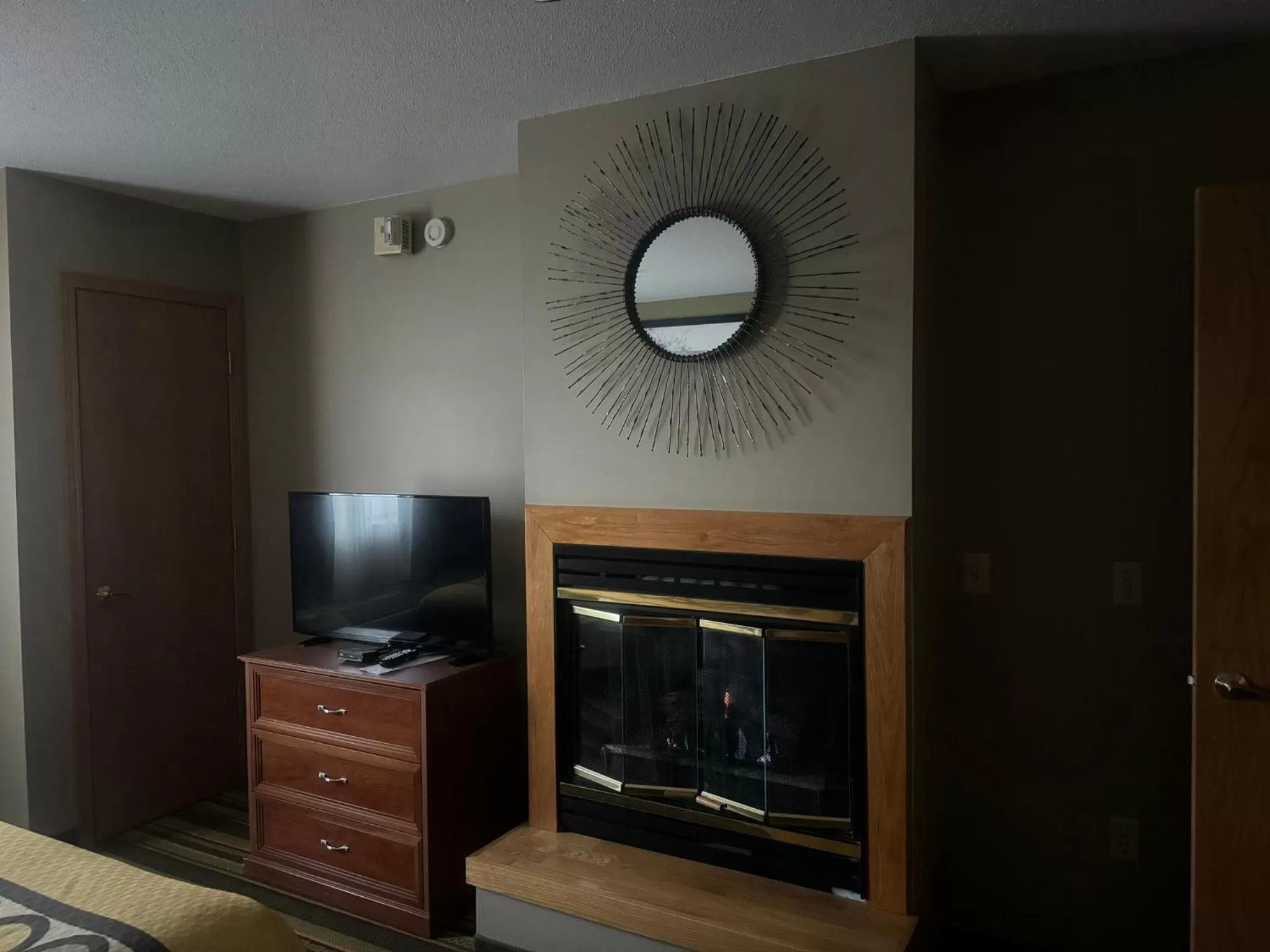 One-Bedroom King Suite - Non-Smoking in Super 8 by Wyndham Sparta