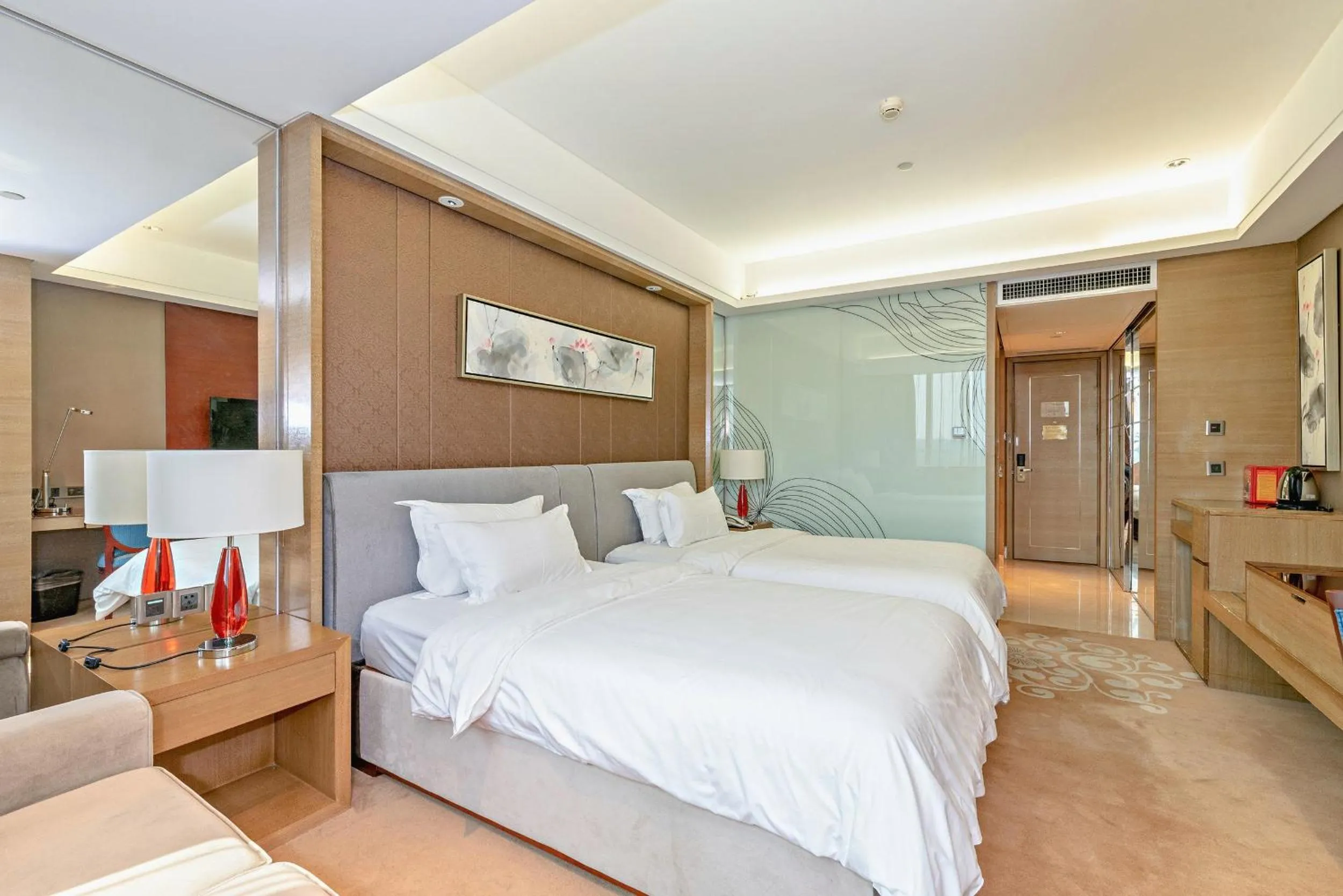 Deluxe Twin Room in Guangzhou New Century Hotel