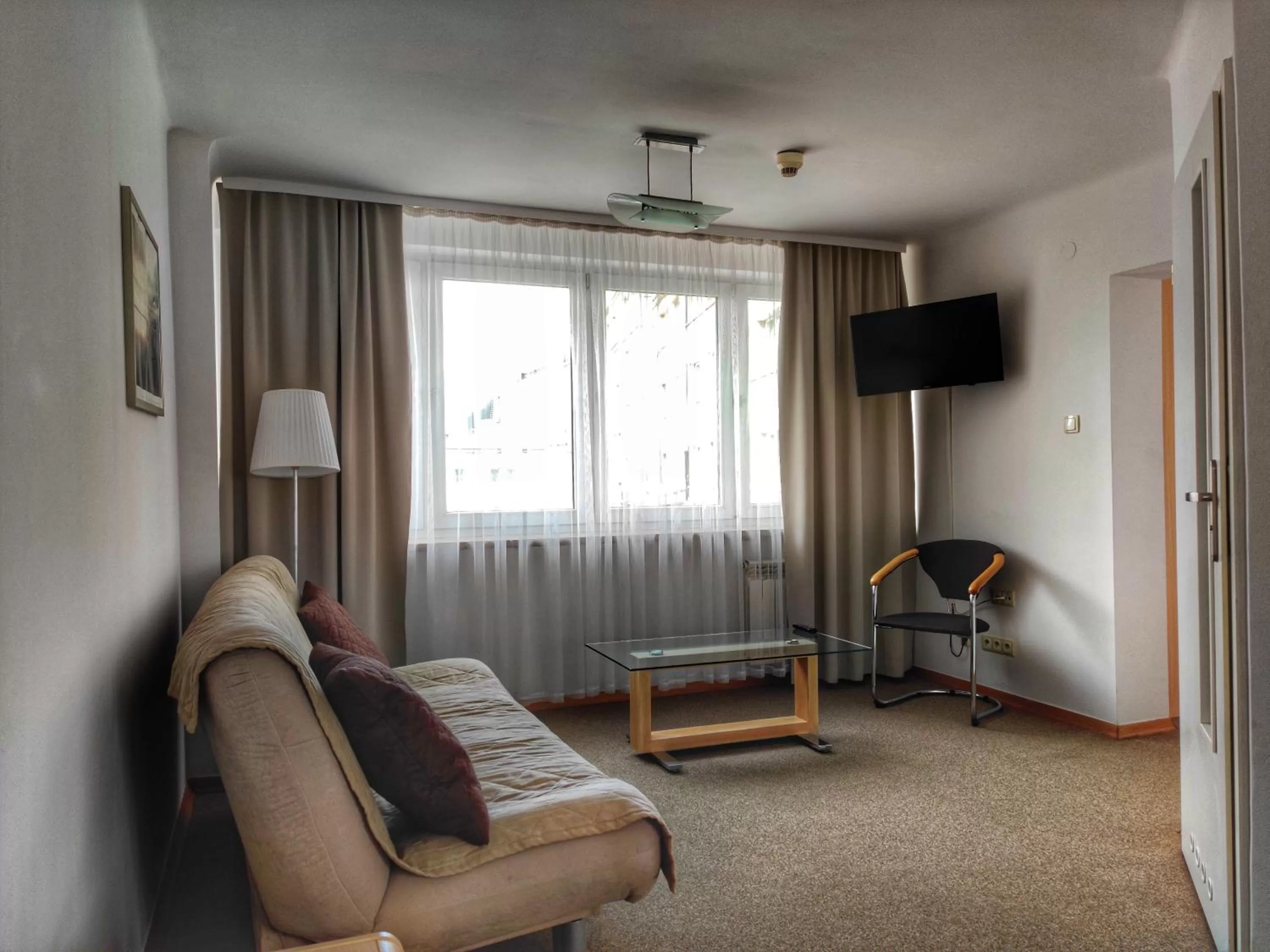 Standard Twin Room with Sofa in Logos