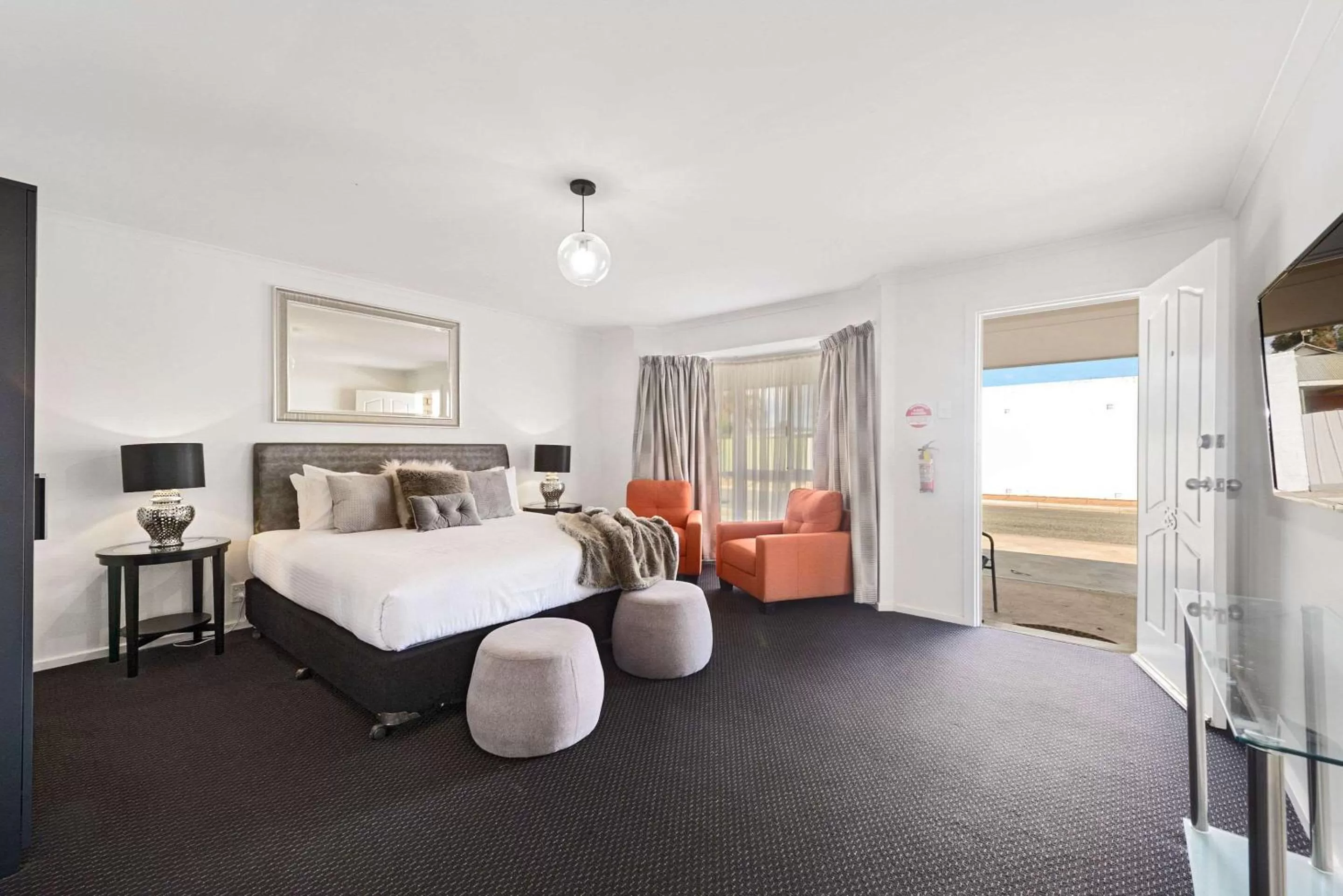 Luxury King Suite in Comfort Inn Flinders on Main