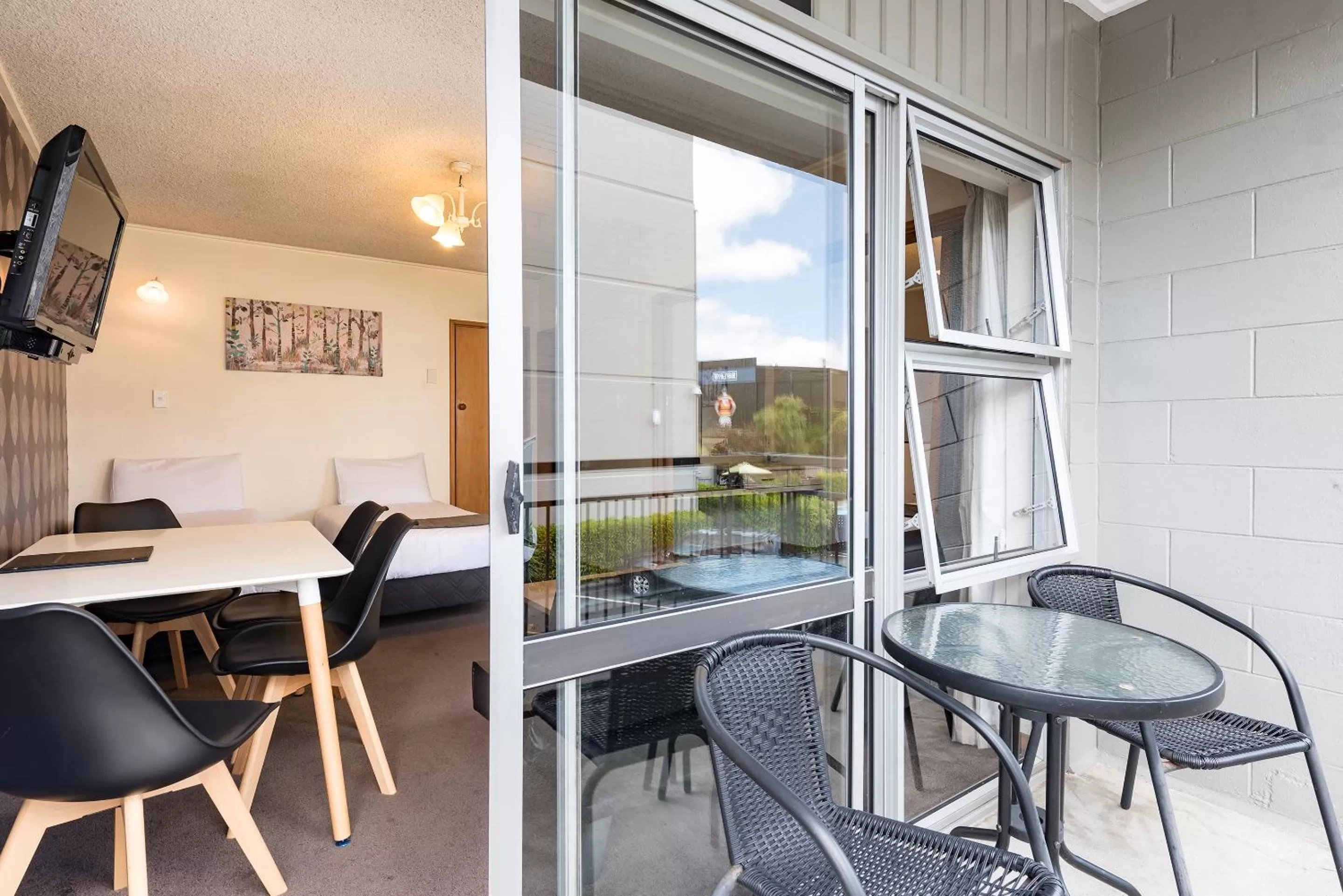 Standard Apartment in Heartland Ambassador Hotel Hamilton