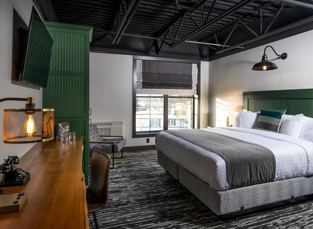 King Room - Mobility Access/Non-Smoking in Cantilever Hotel, Trademark Collection by Wyndham