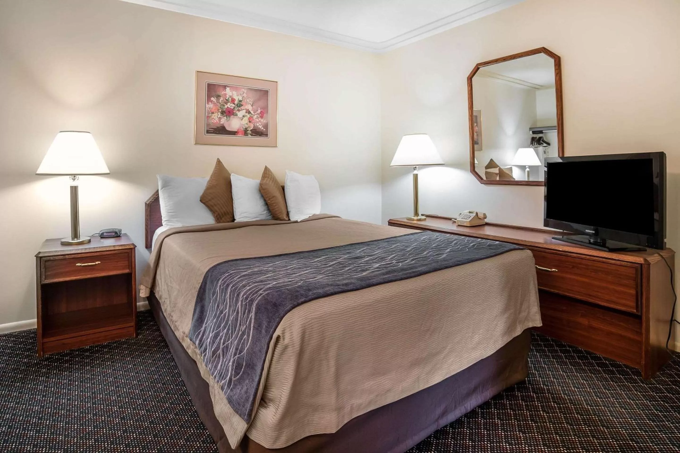 Double Suite with Two Double Beds in Rodeway Inn Pronghorn Lodge