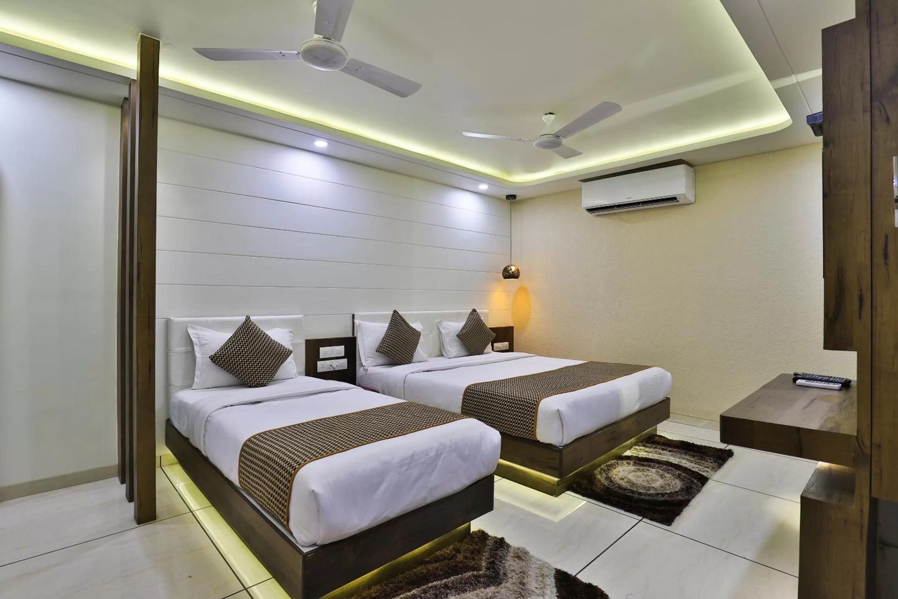 Classic Triple Room in Hotel Pearl